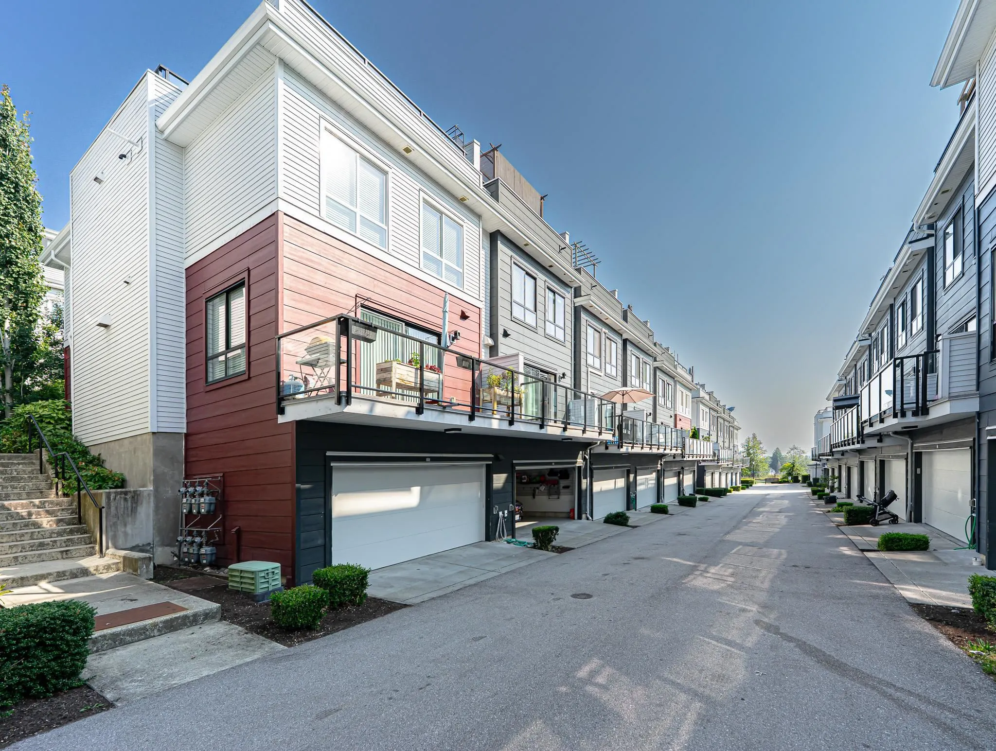 111 2280 163 Street