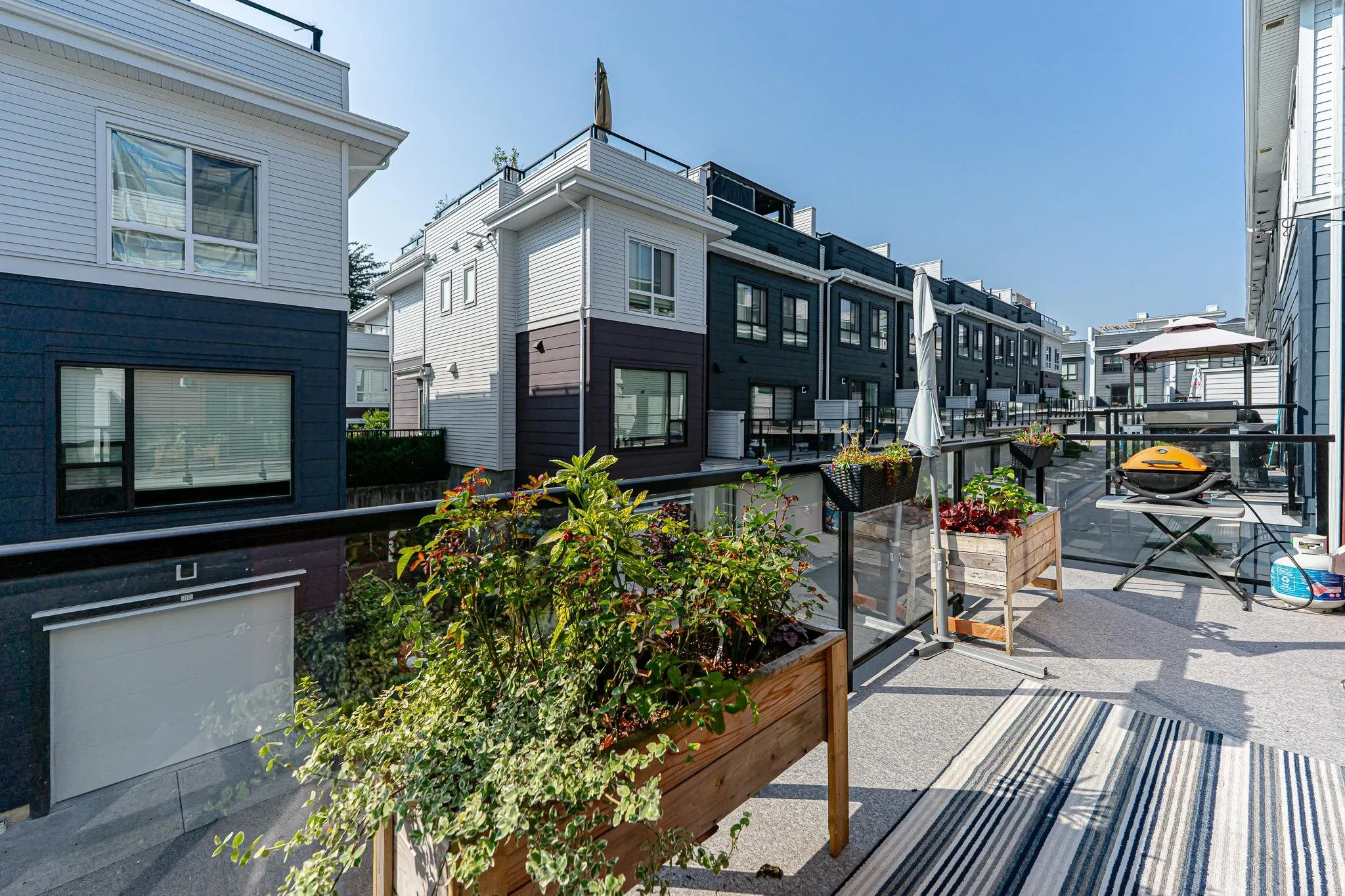 111 2280 163 Street