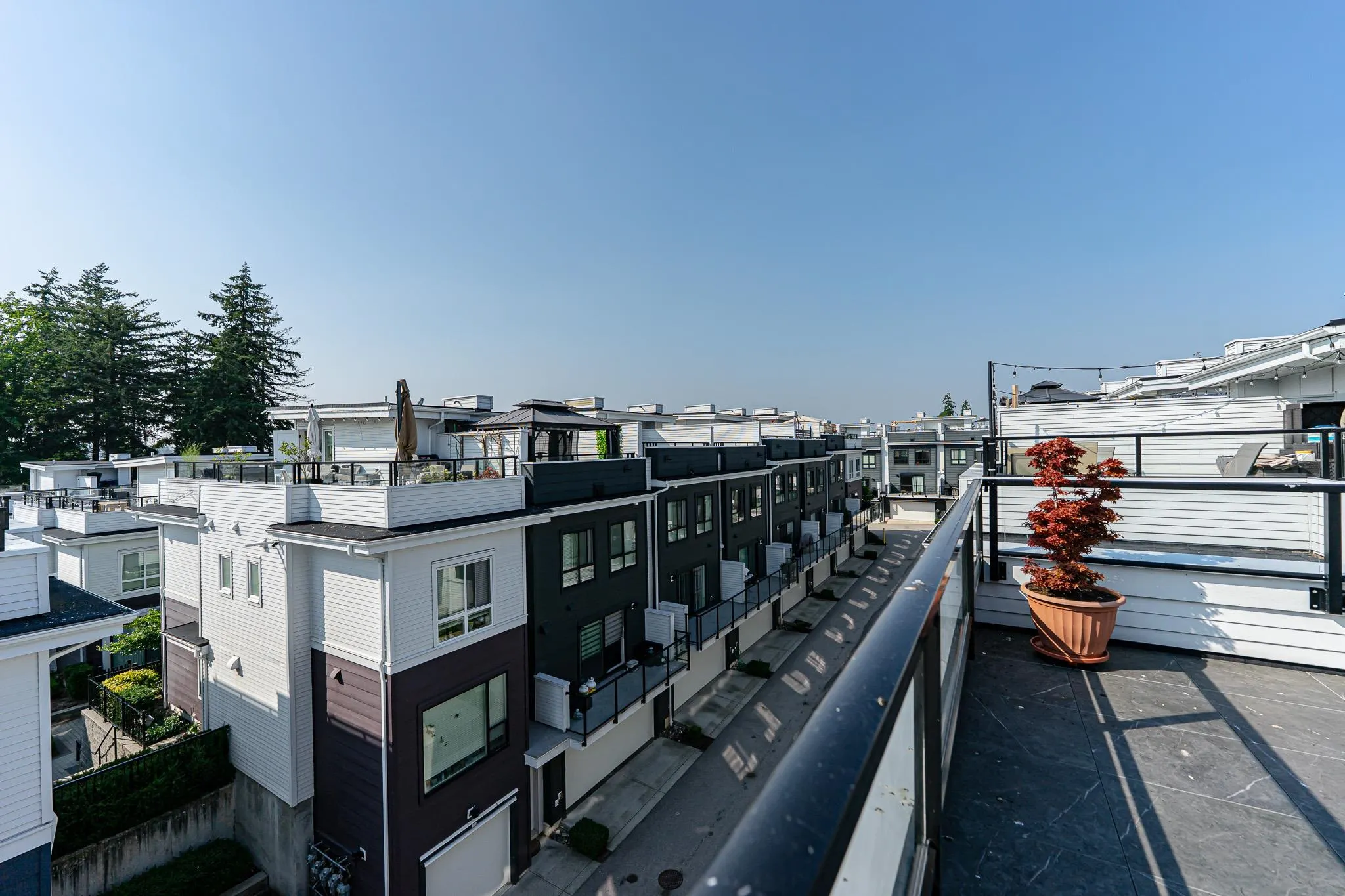 111 2280 163 Street