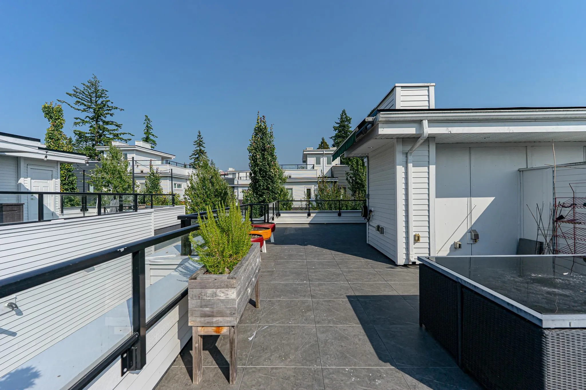 111 2280 163 Street