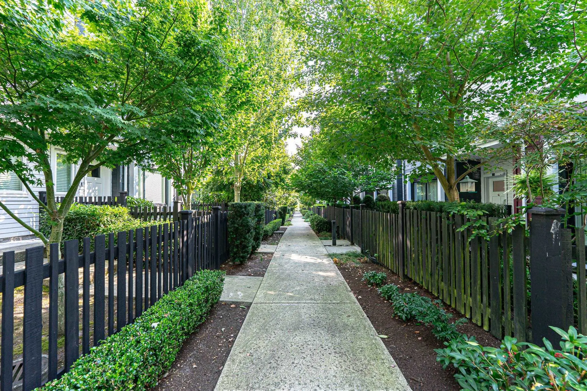 111 2280 163 Street