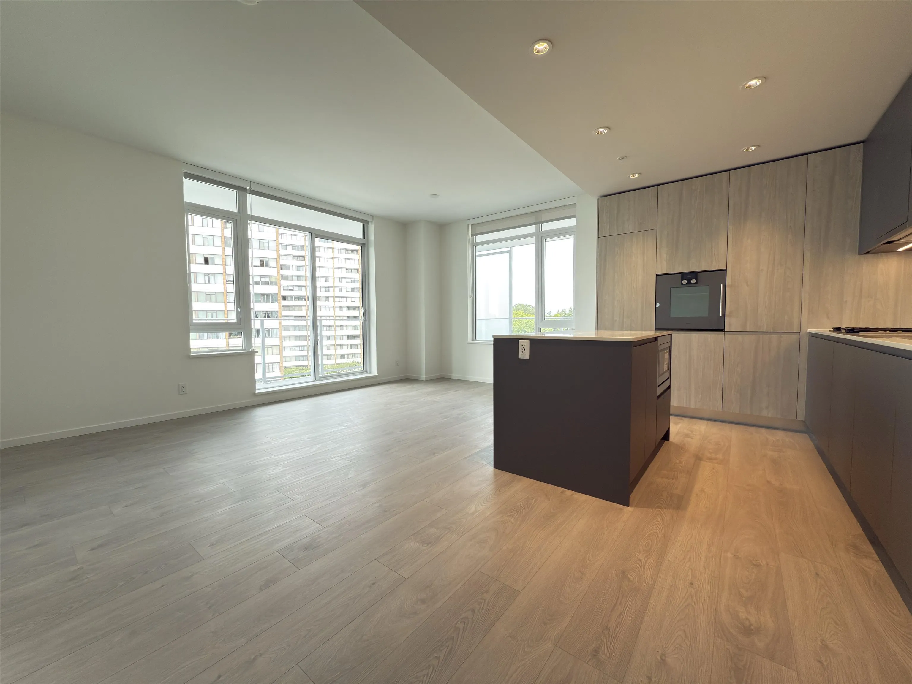 576 6600 Minoru Boulevard