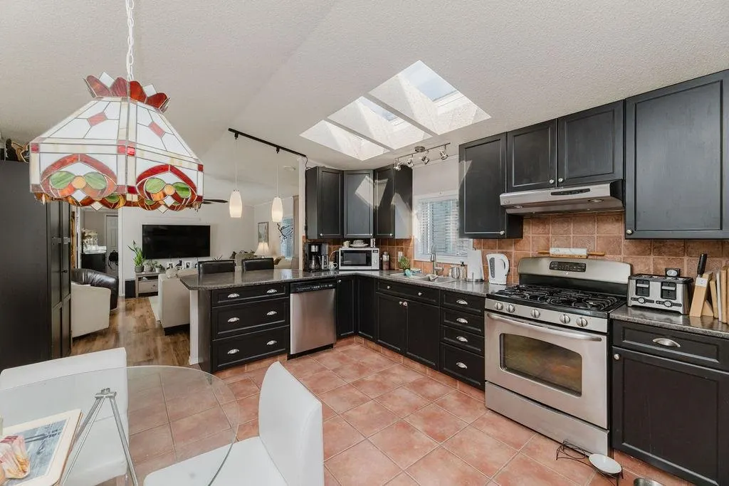 83 1413 Sunshine Coast Highway