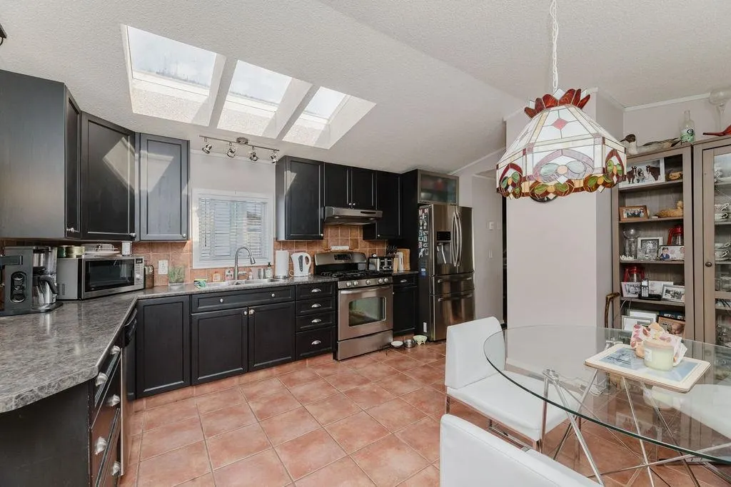 83 1413 Sunshine Coast Highway