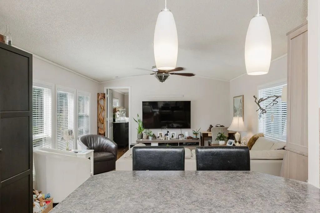 83 1413 Sunshine Coast Highway
