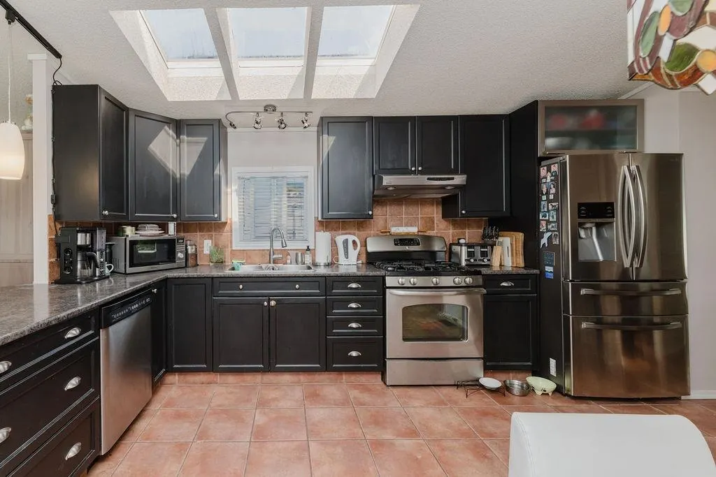 83 1413 Sunshine Coast Highway