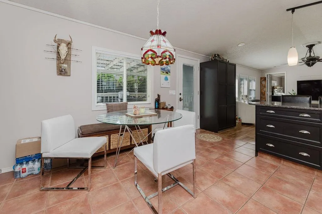 83 1413 Sunshine Coast Highway