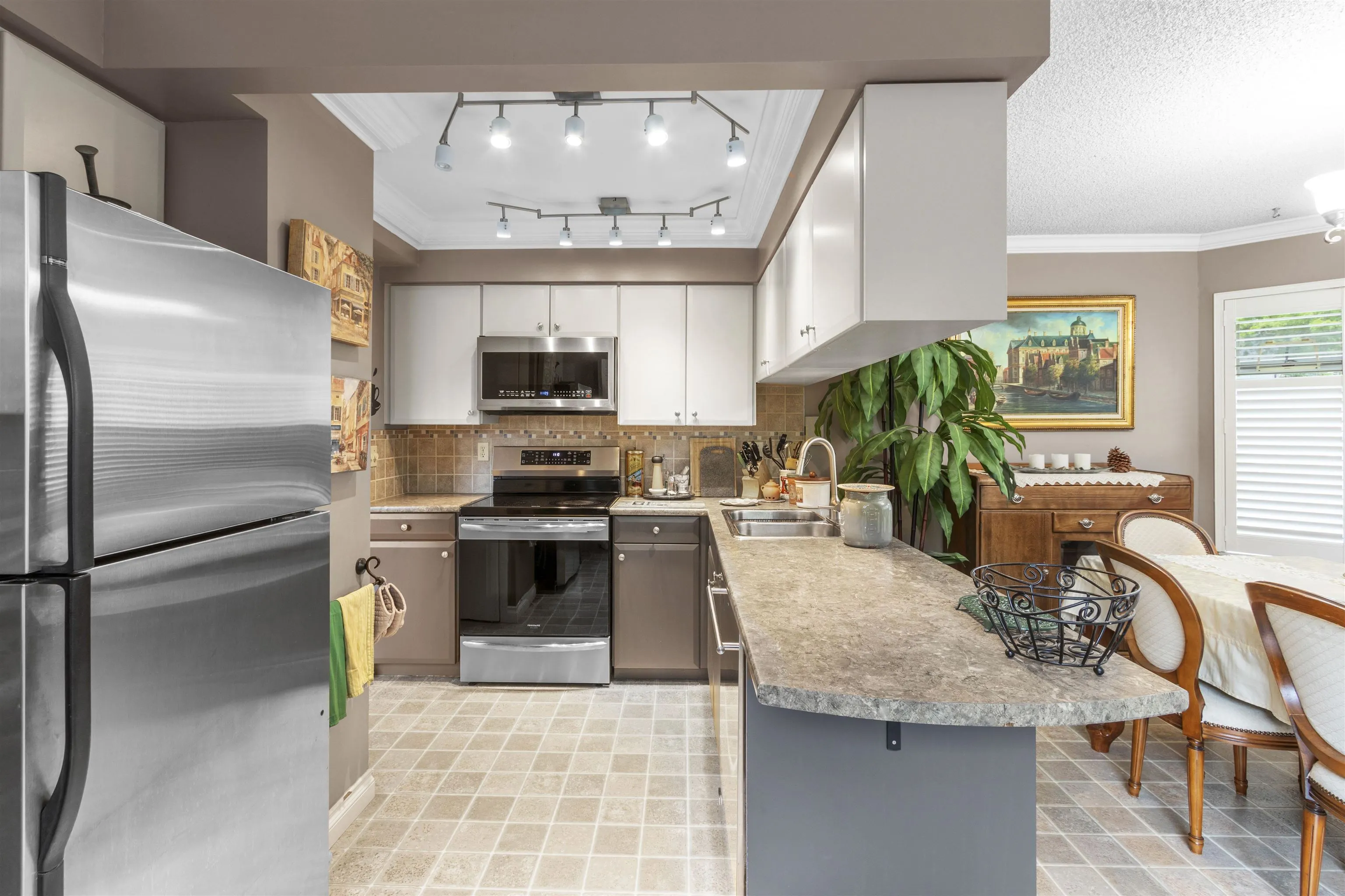 64 1195 Falcon Drive