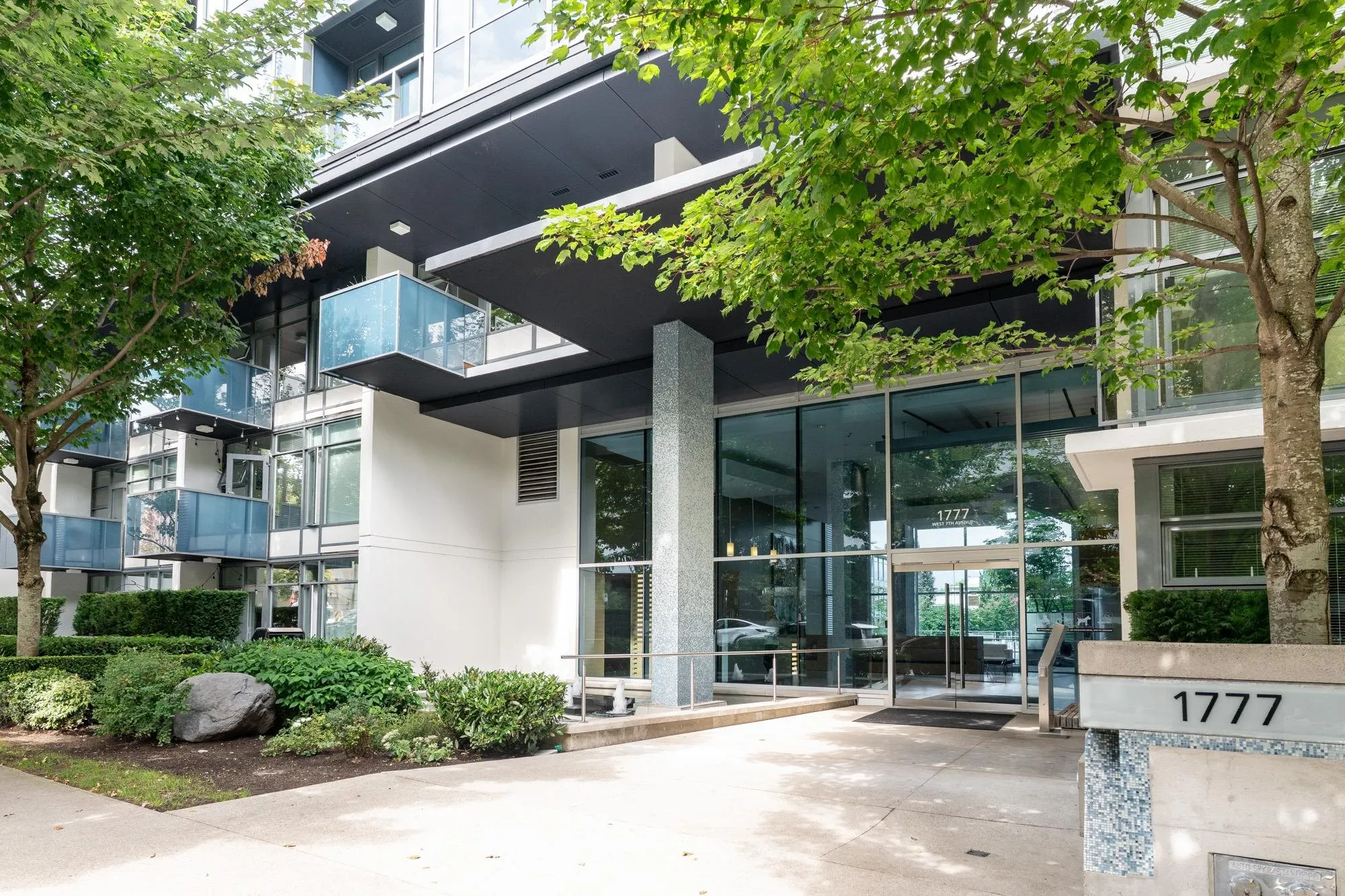 202 1777 W 7th Avenue