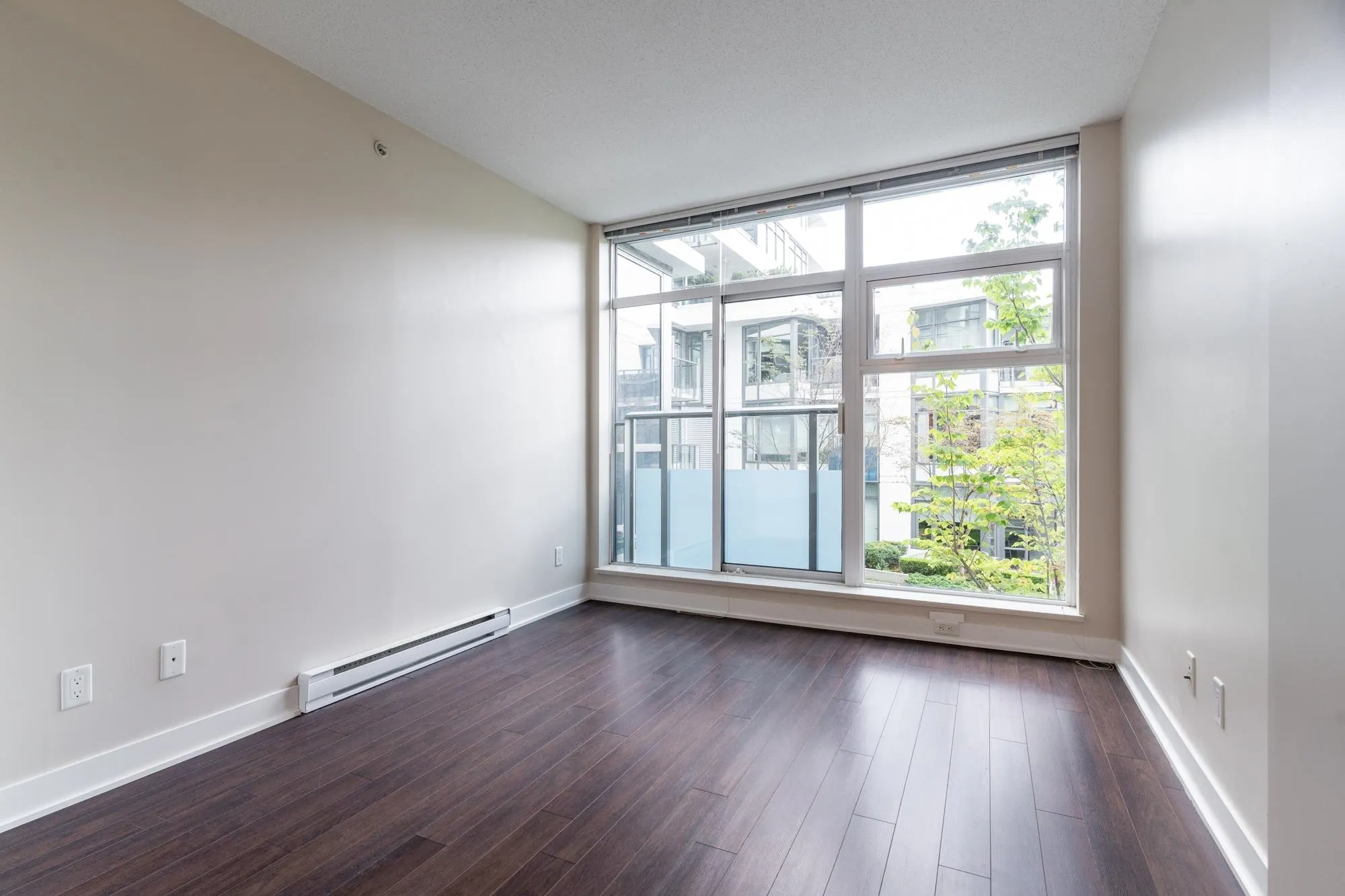 202 1777 W 7th Avenue