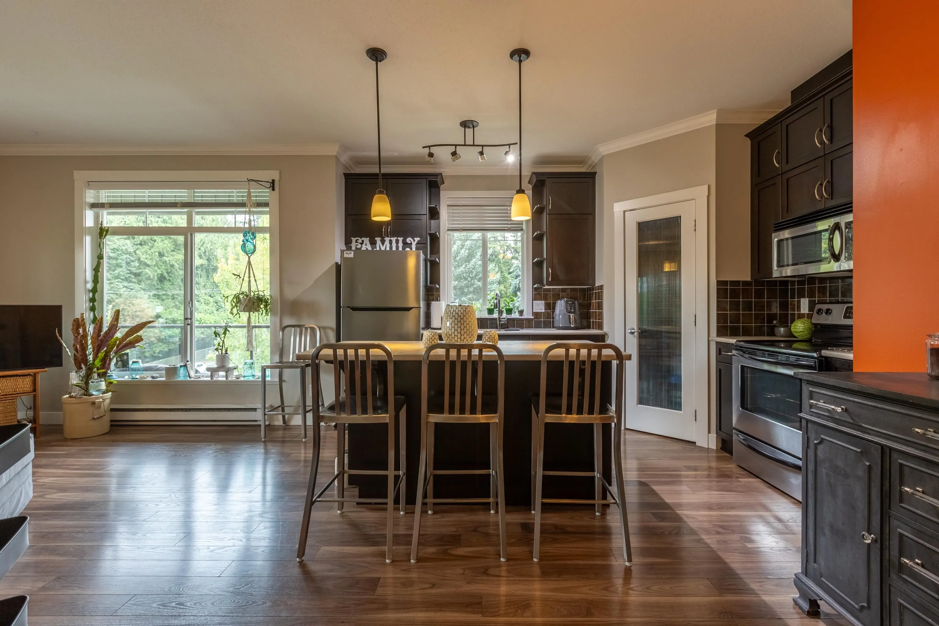 410 2038 Sandalwood Crescent