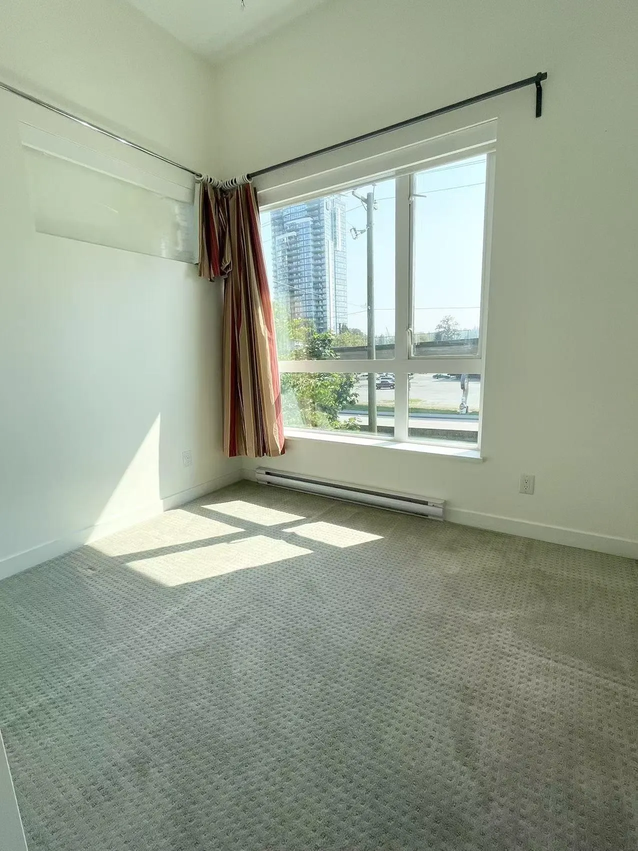 5453 Lougheed Highway