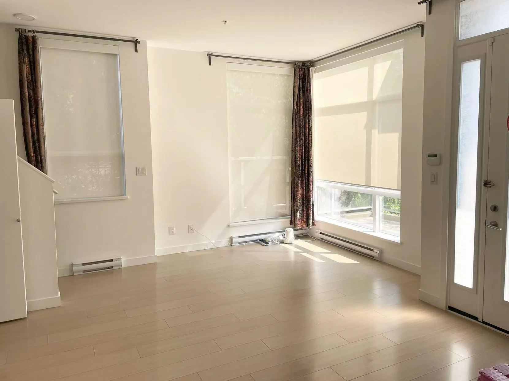 5453 Lougheed Highway