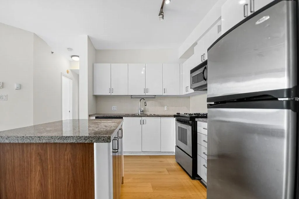 1609 155 W 1st Street