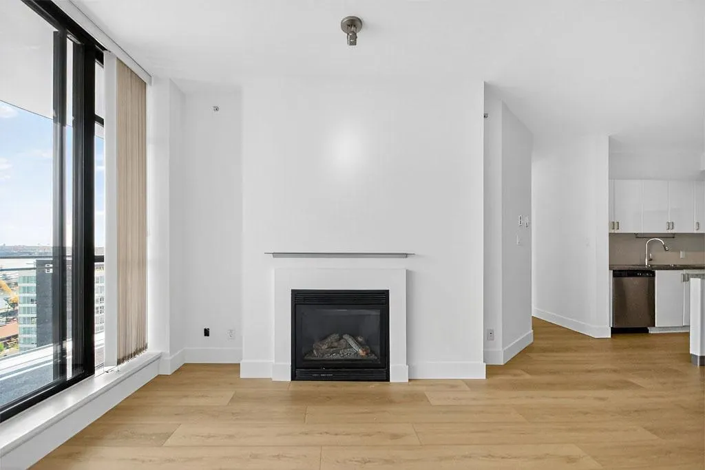 1609 155 W 1st Street