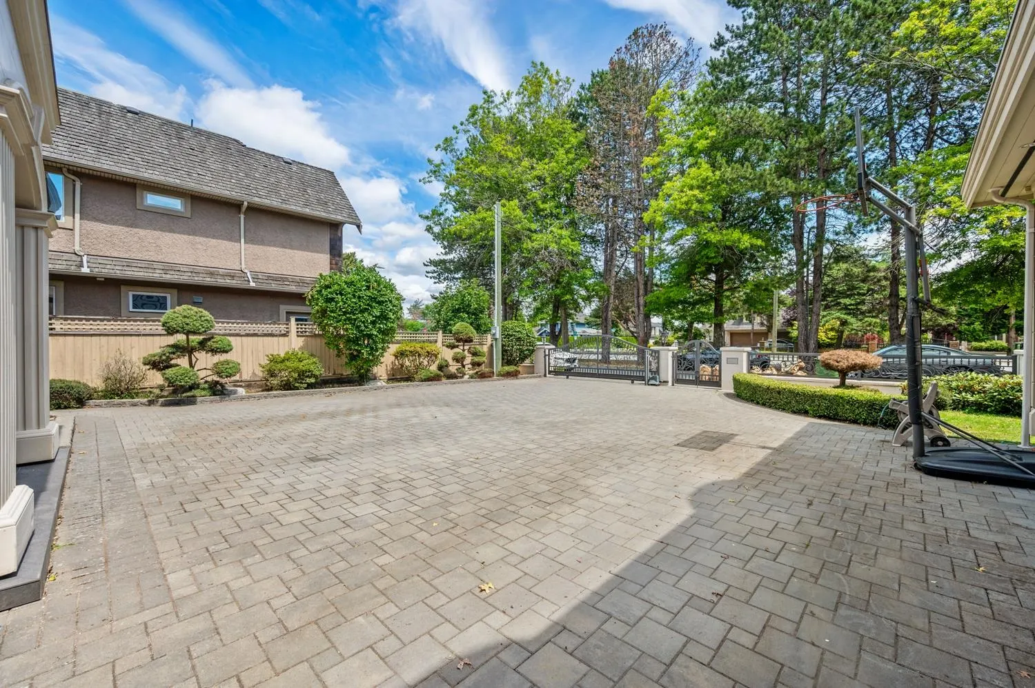 9531 Gilbert Crescent