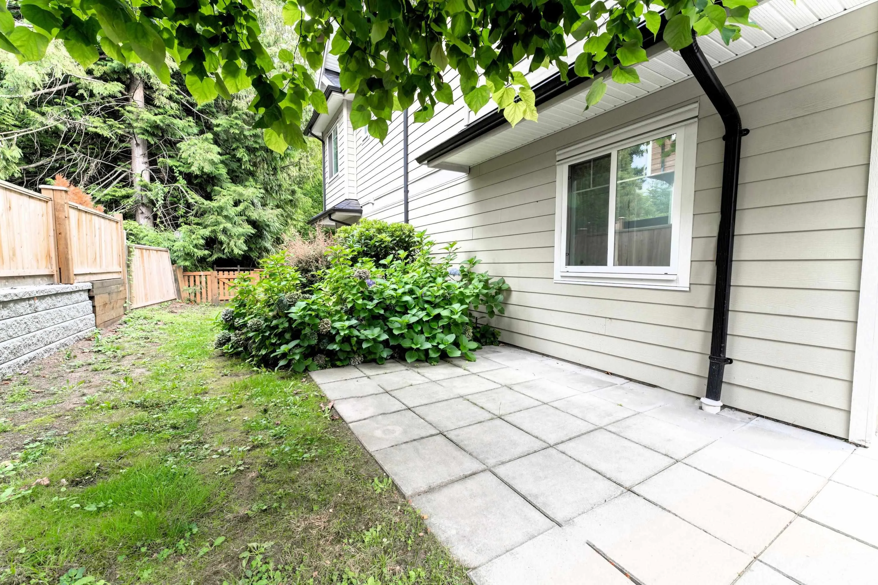 13 14285 64 Avenue