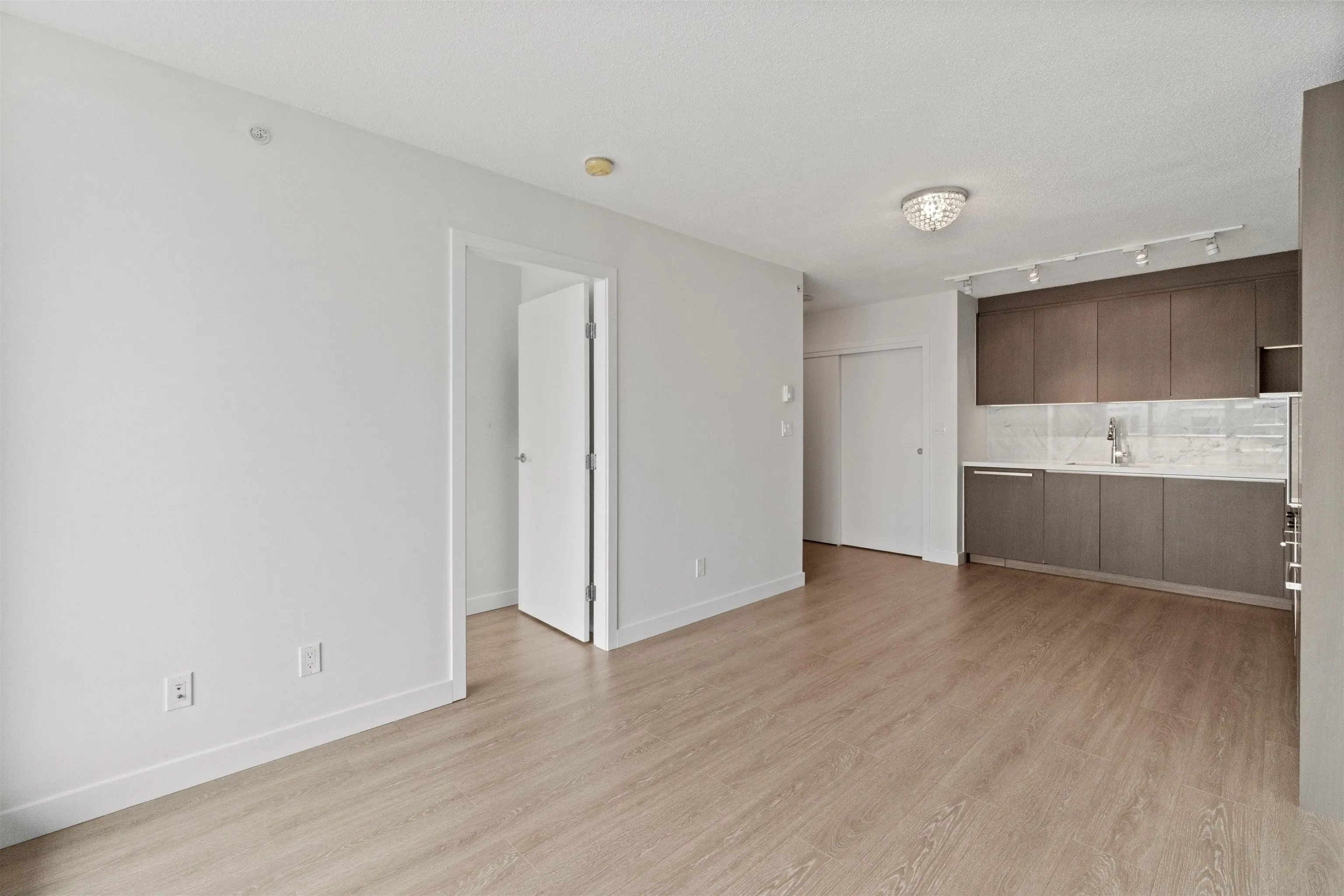 4101 13696 100 Avenue