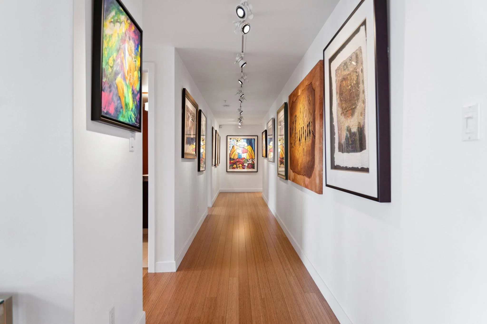 2502 1233 W Cordova Street