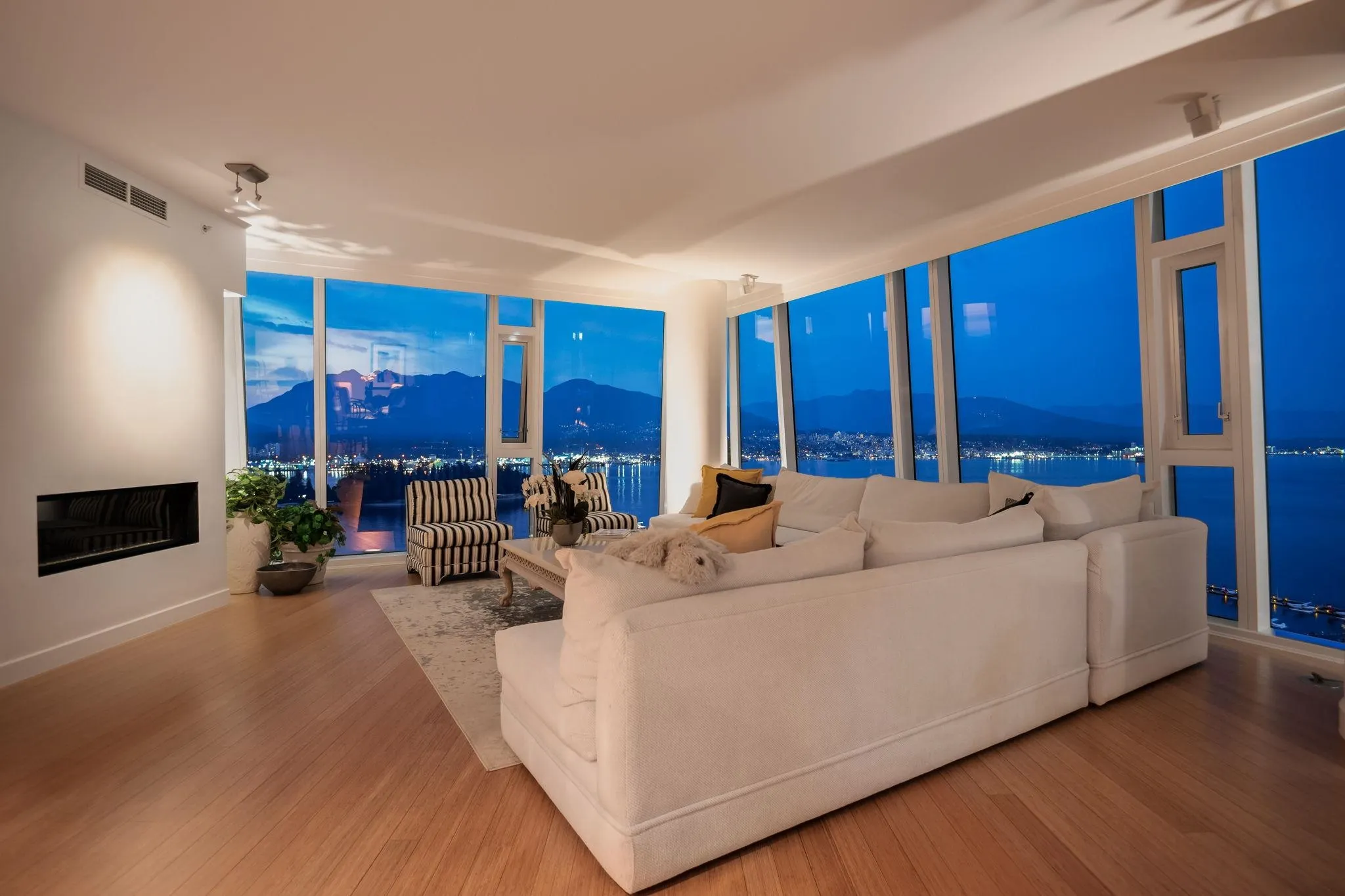 2502 1233 W Cordova Street