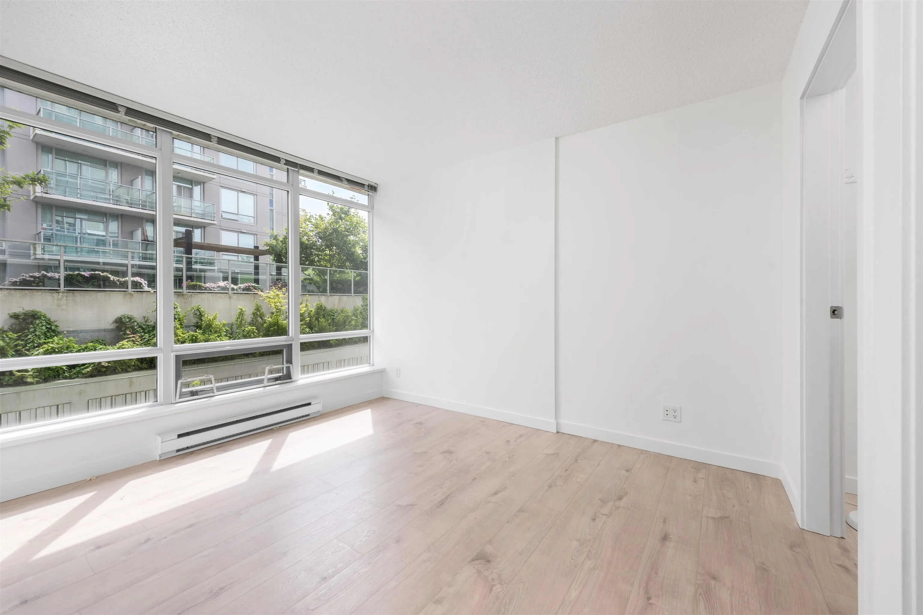 511 8280 Lansdowne Road