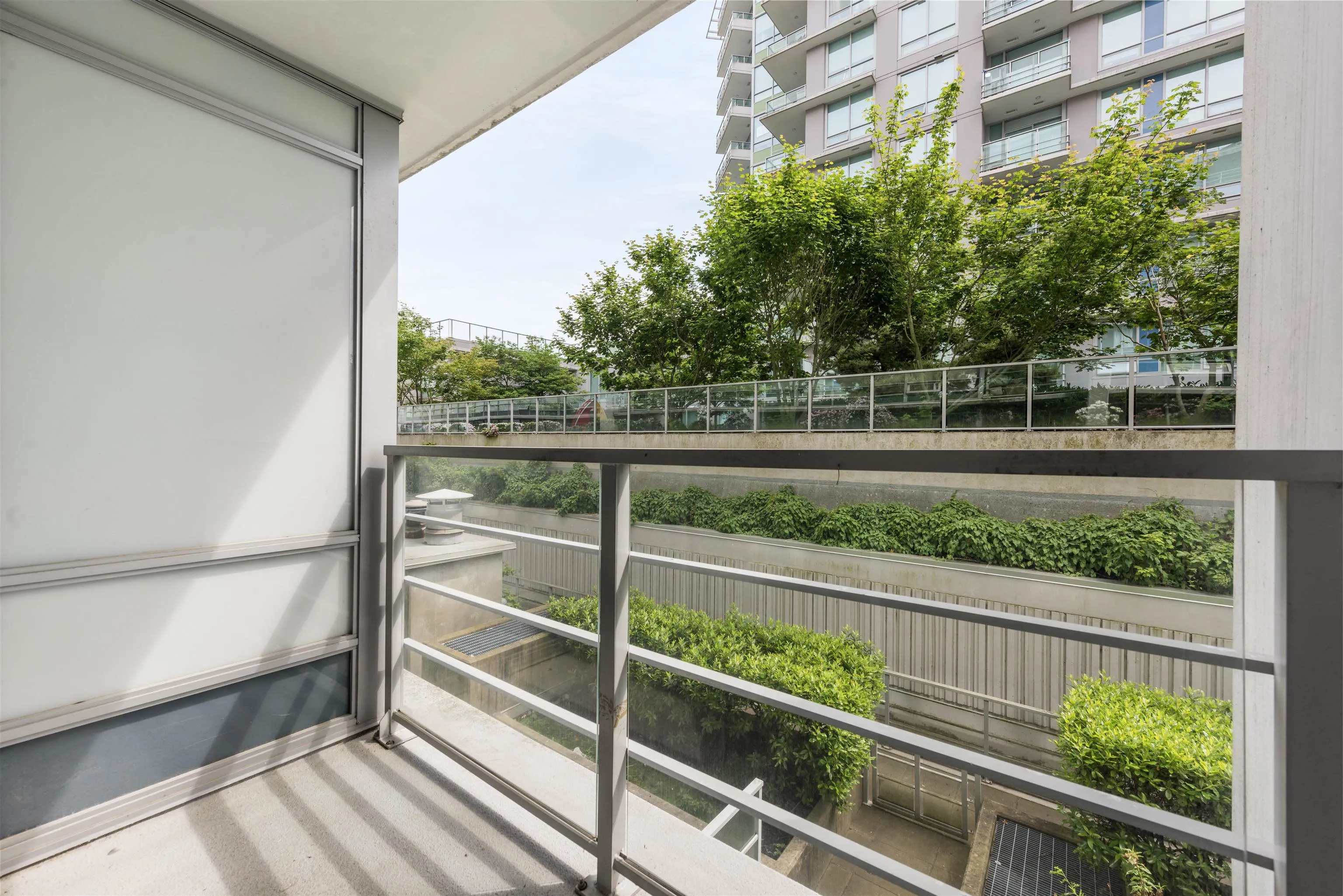 511 8280 Lansdowne Road
