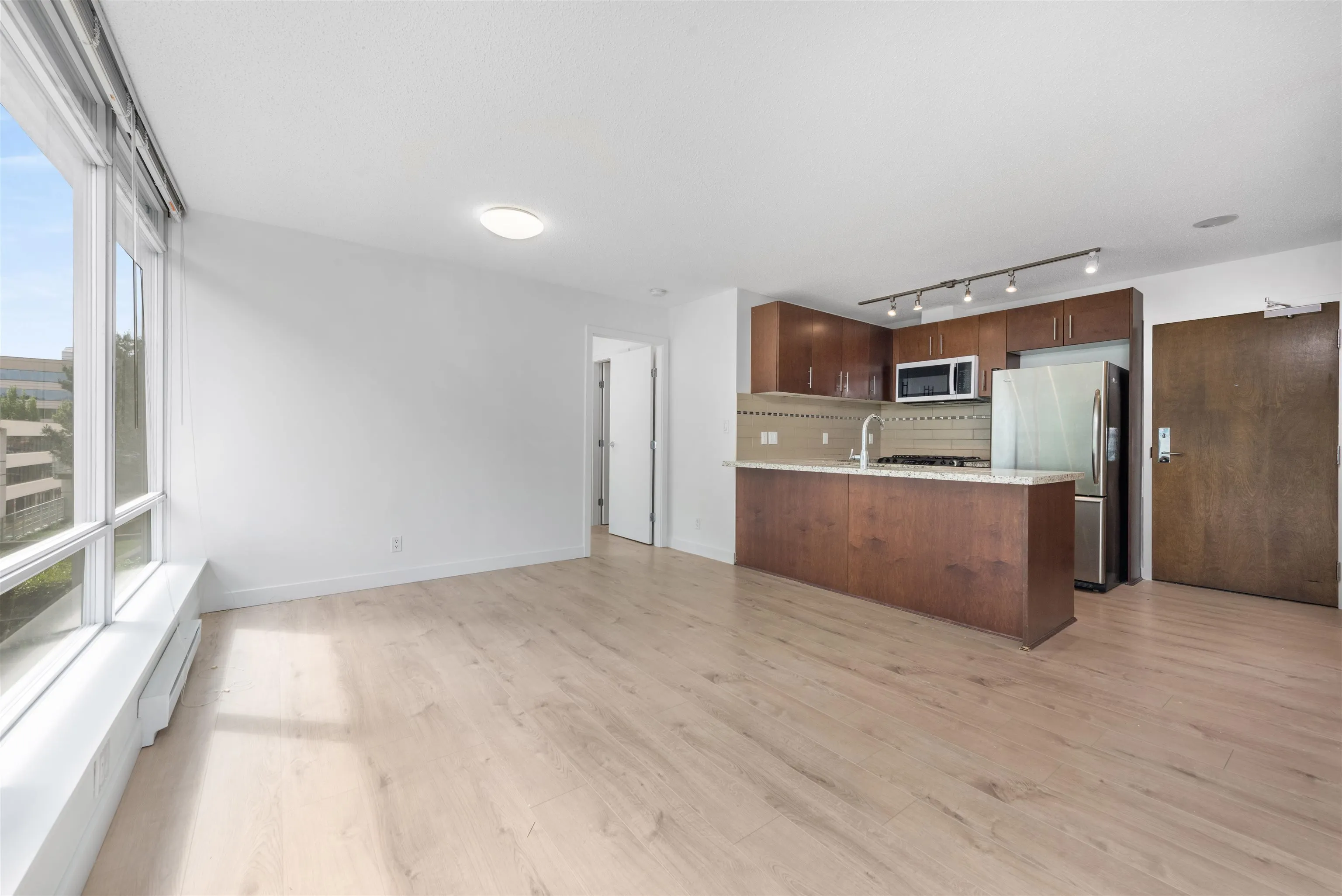 511 8280 Lansdowne Road