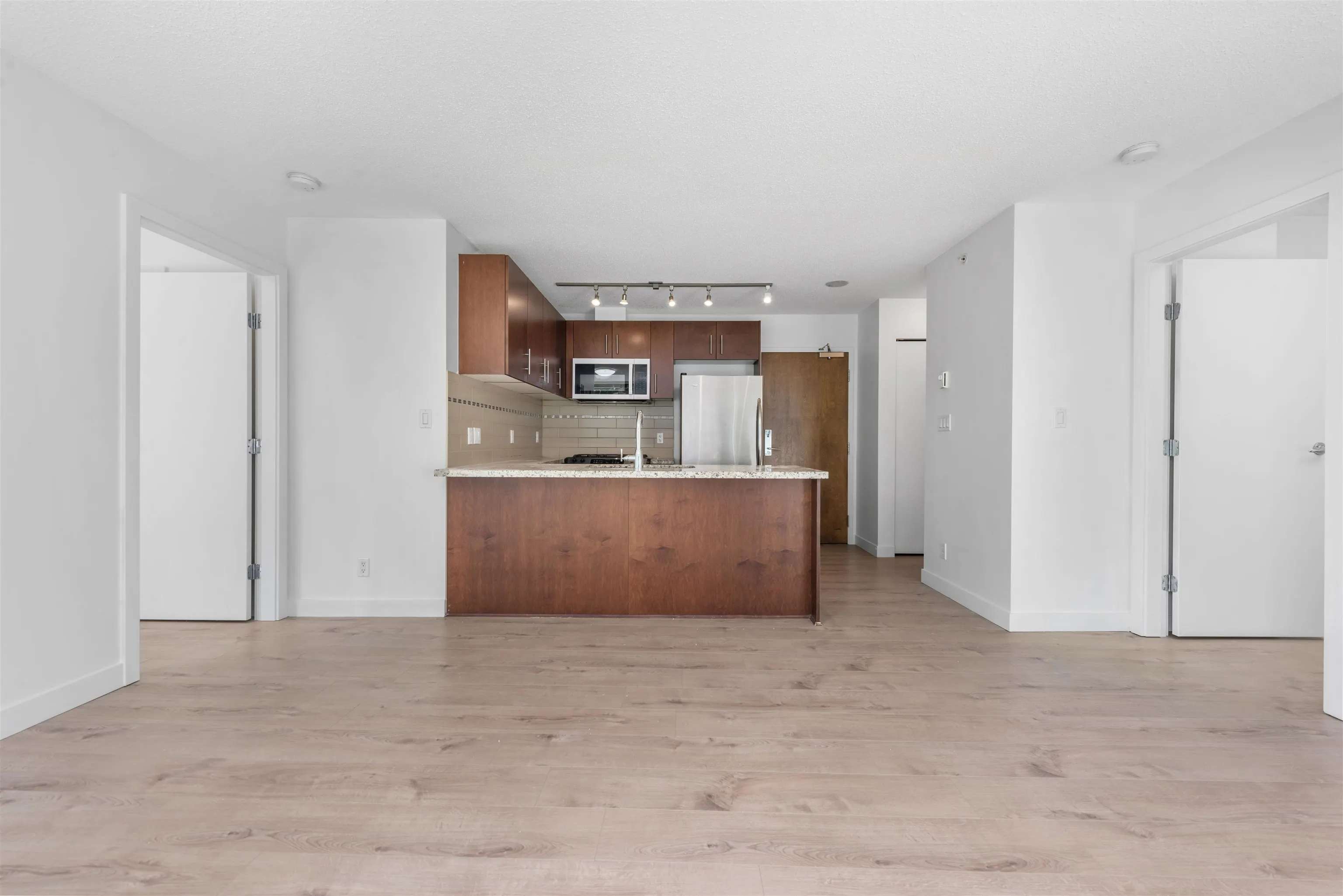 511 8280 Lansdowne Road
