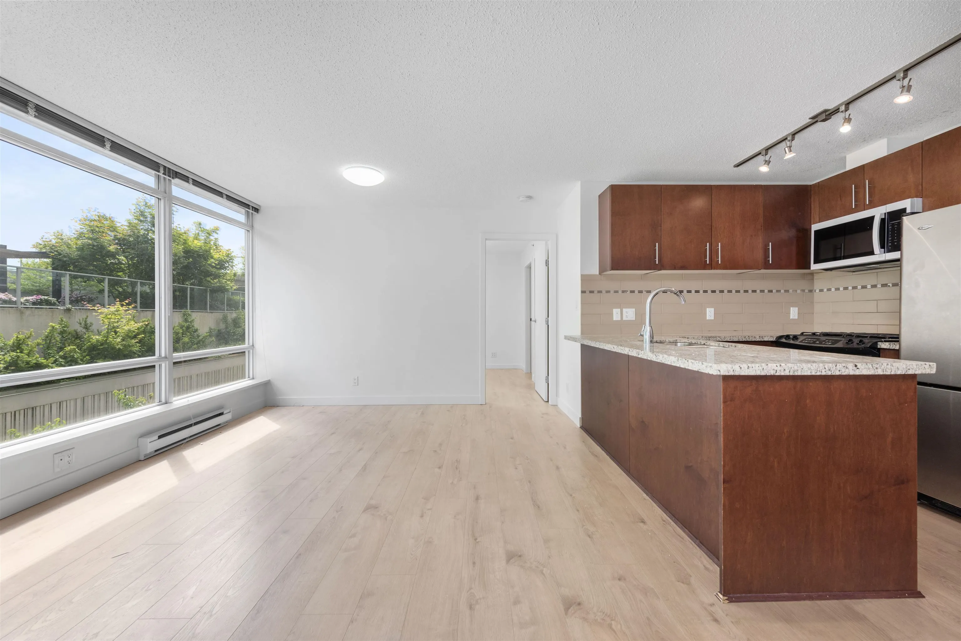 511 8280 Lansdowne Road