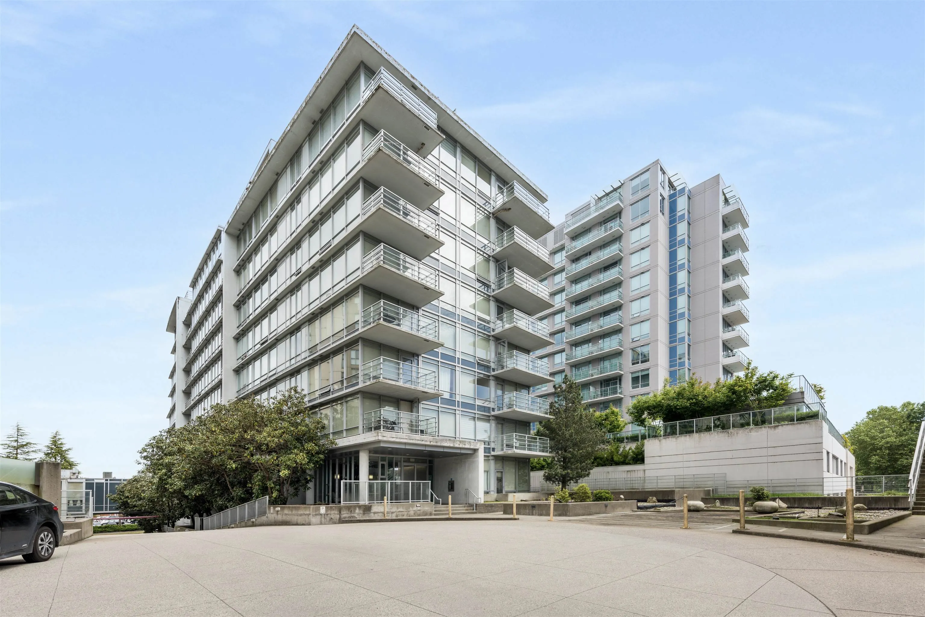 511 8280 Lansdowne Road