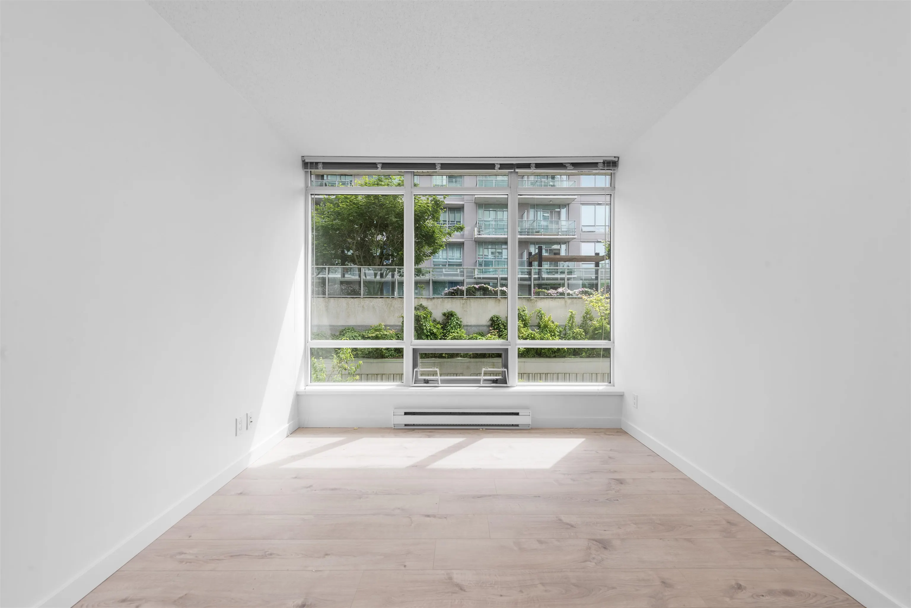 511 8280 Lansdowne Road