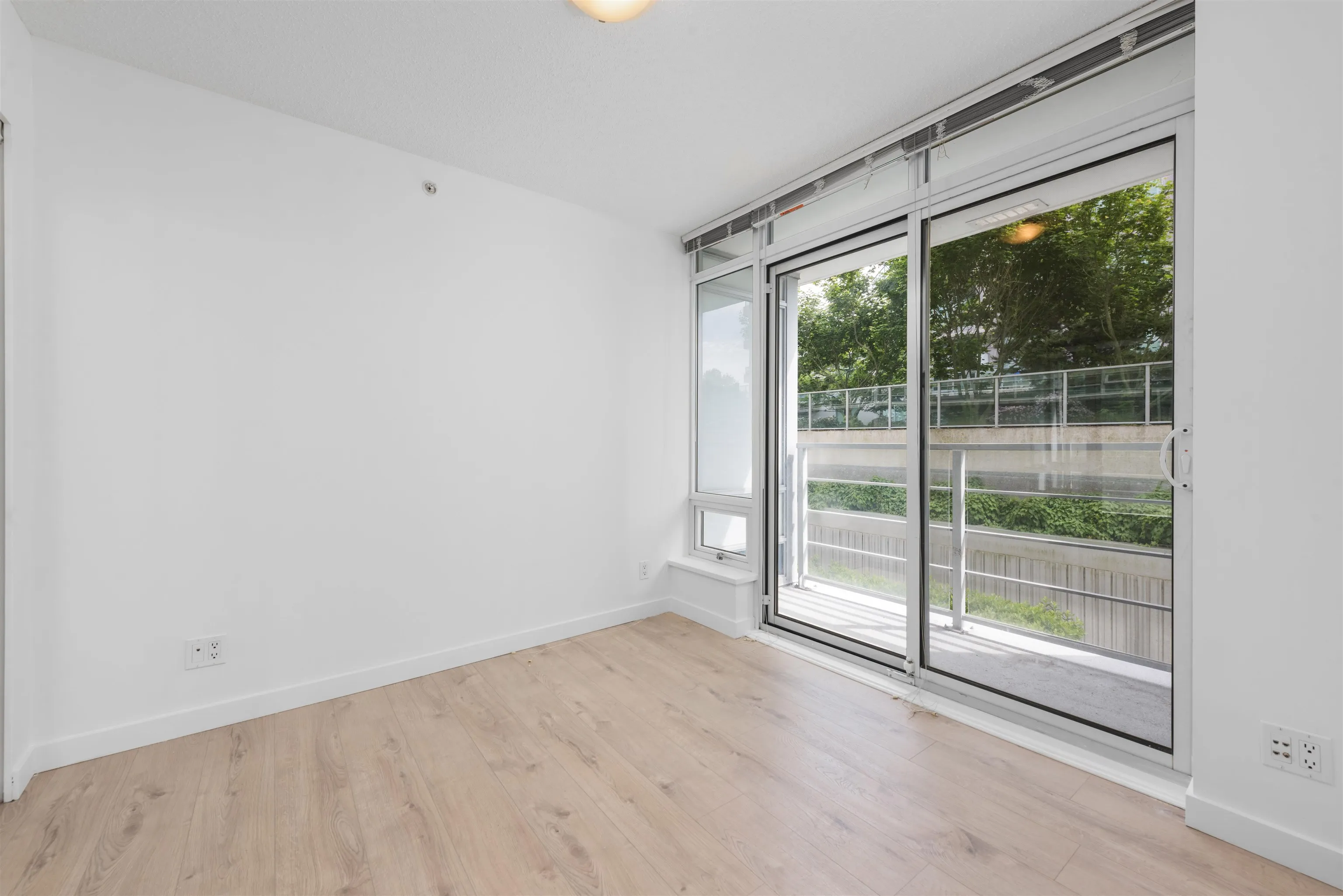 511 8280 Lansdowne Road