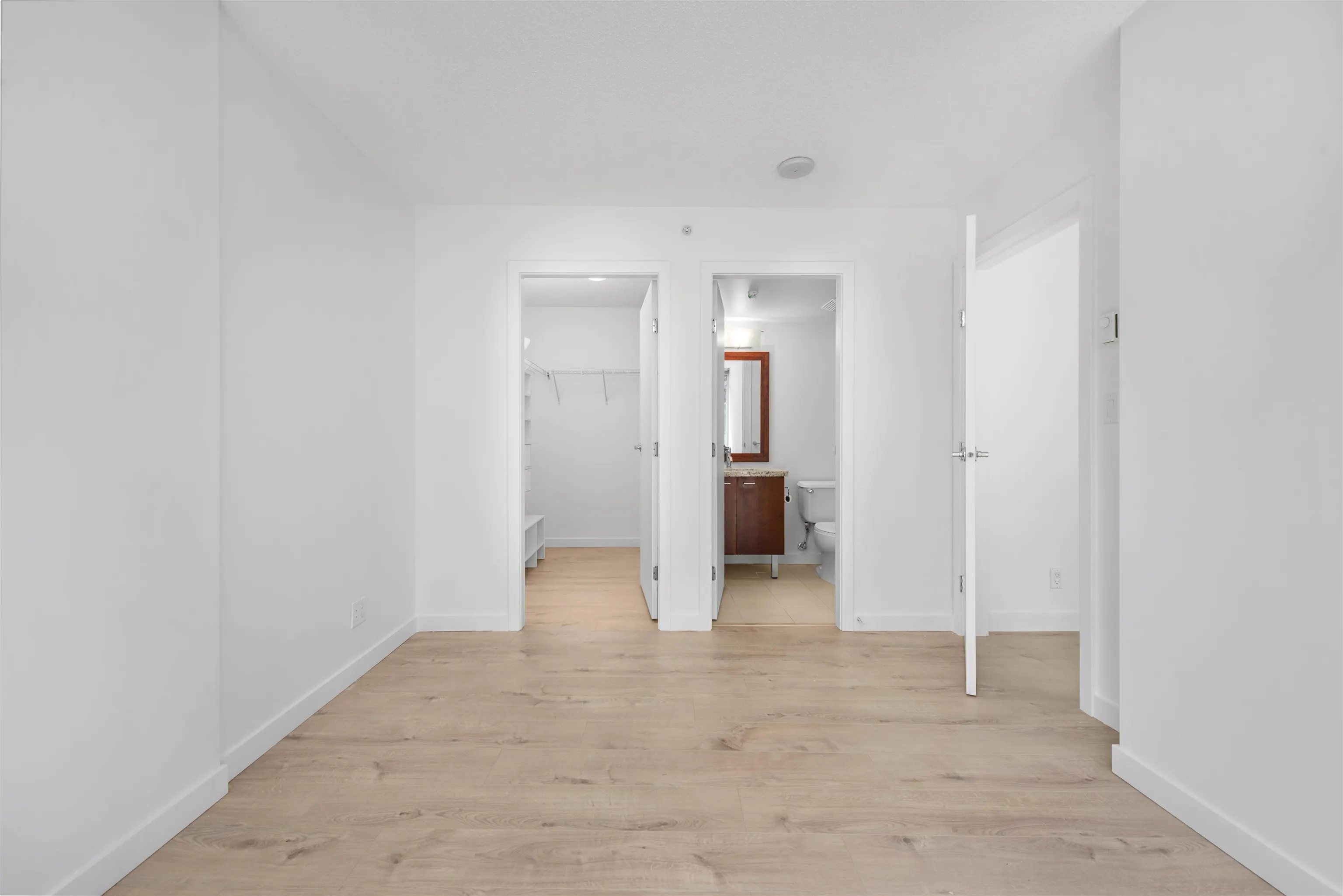 511 8280 Lansdowne Road