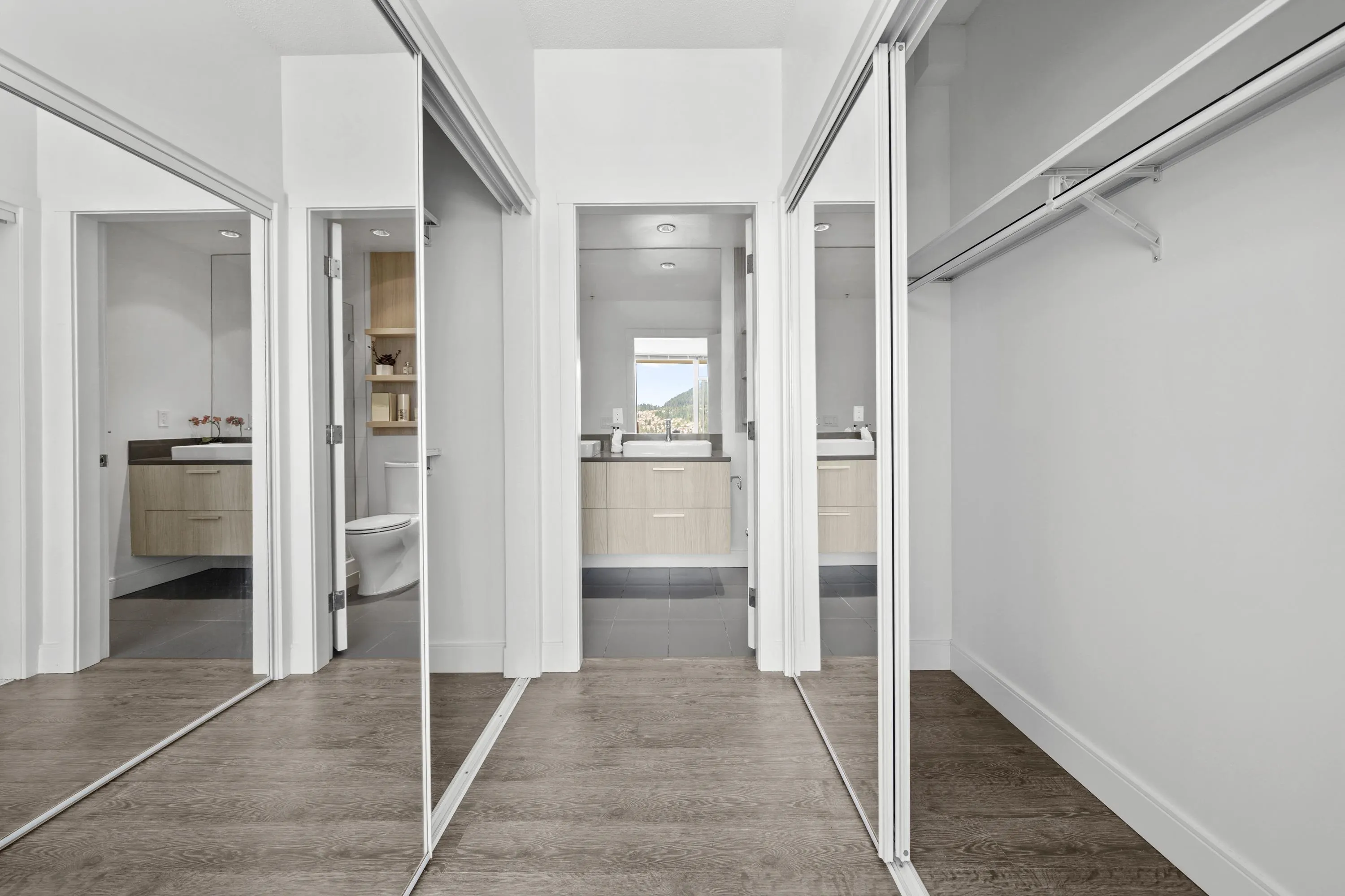 2808 3007 Glen Drive
