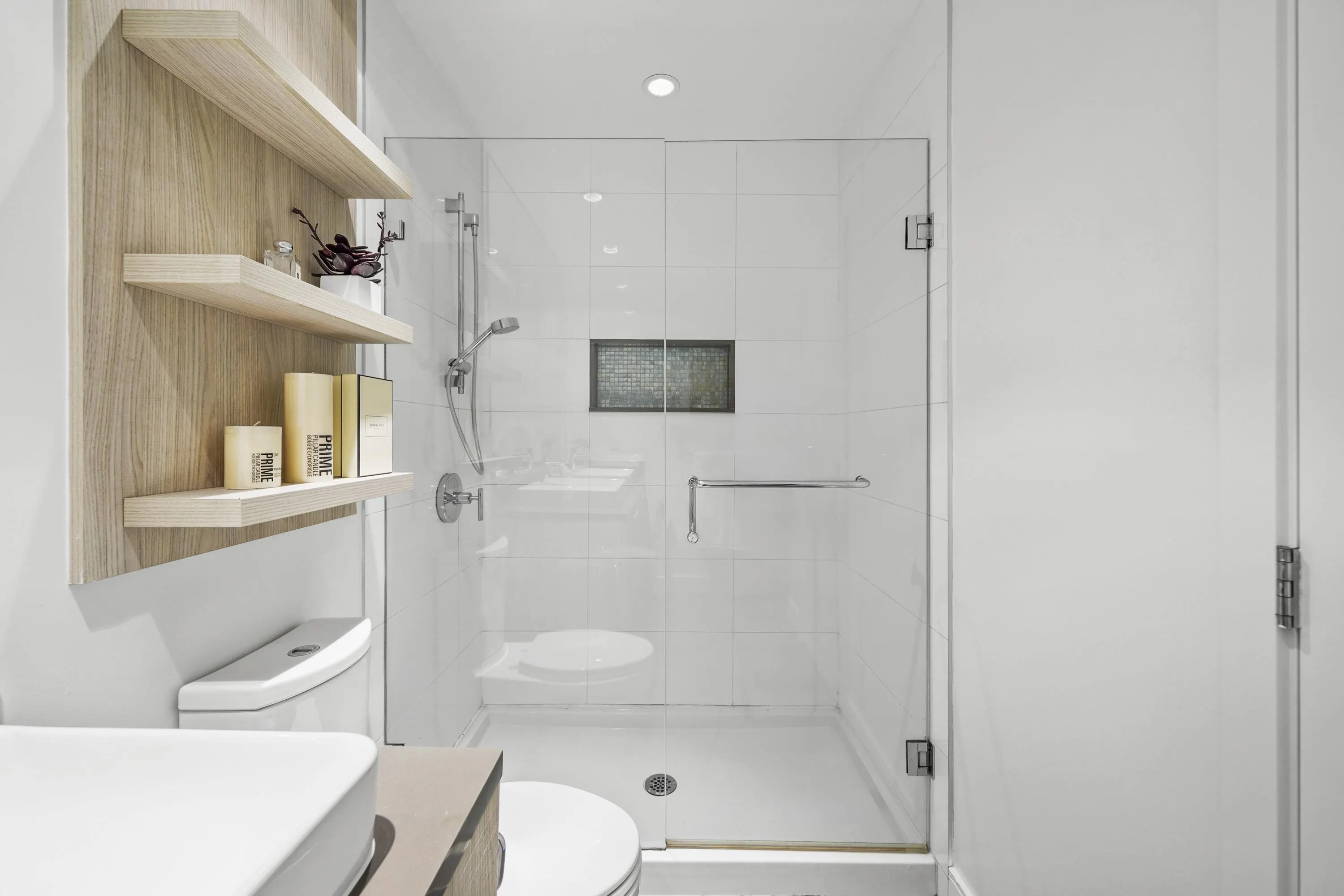 2808 3007 Glen Drive