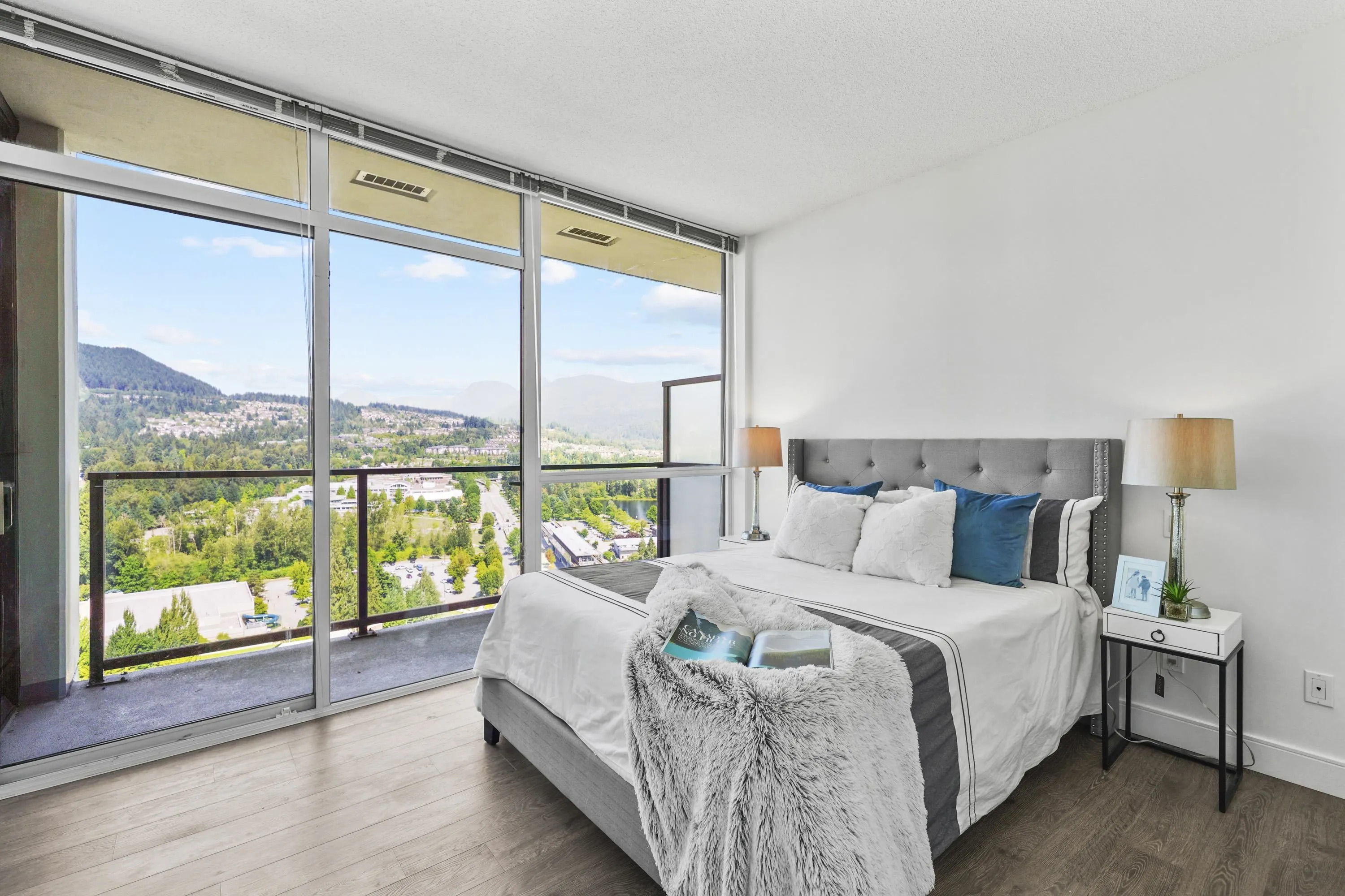 2808 3007 Glen Drive