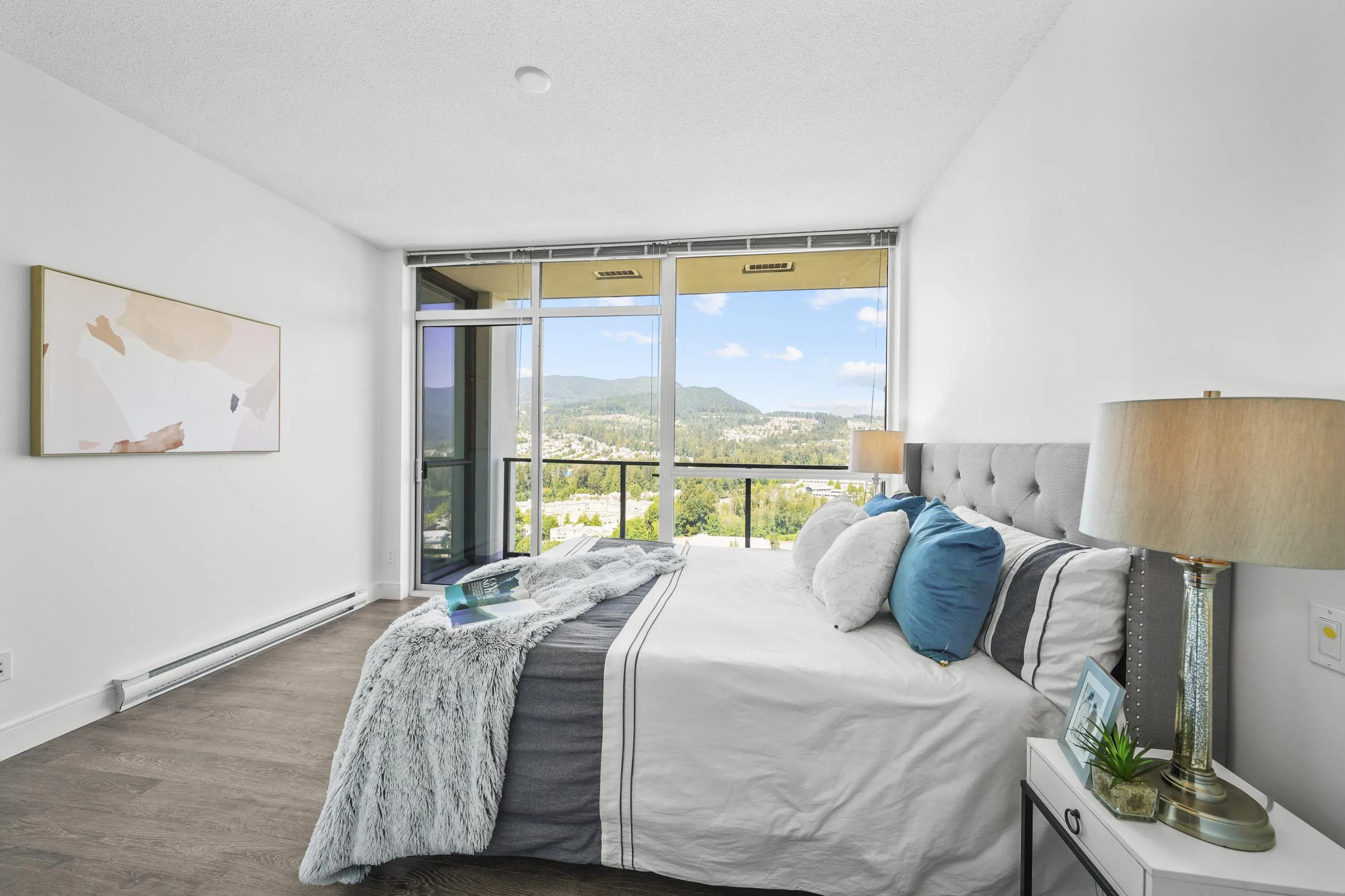 2808 3007 Glen Drive