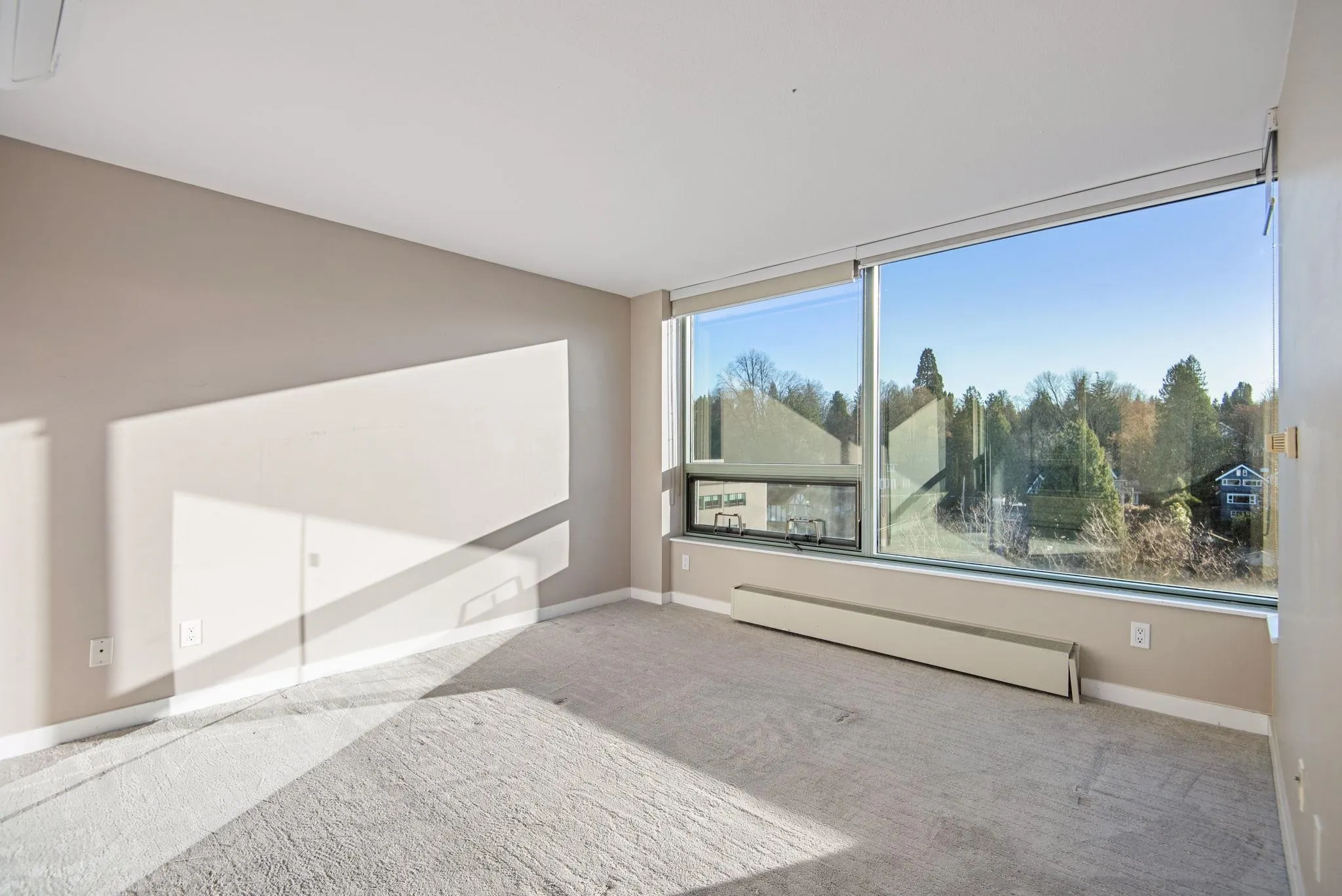 901 1550 W 15th Avenue