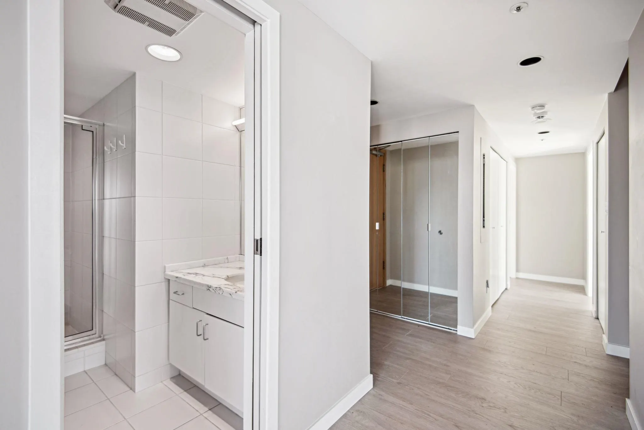 901 1550 W 15th Avenue