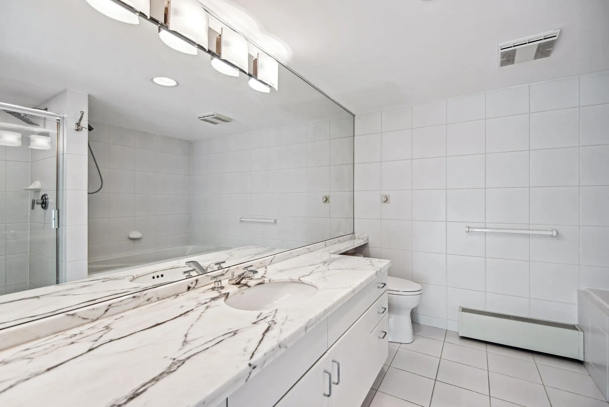 901 1550 W 15th Avenue