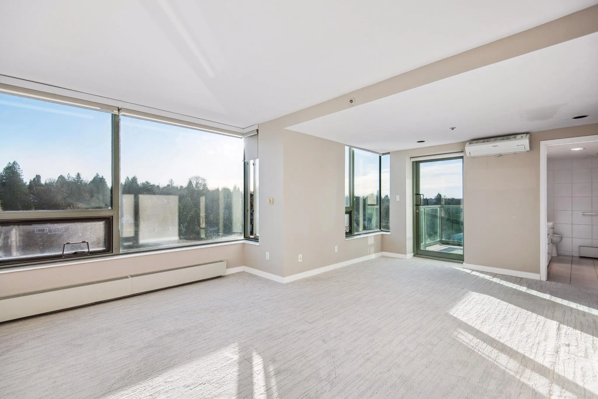 901 1550 W 15th Avenue