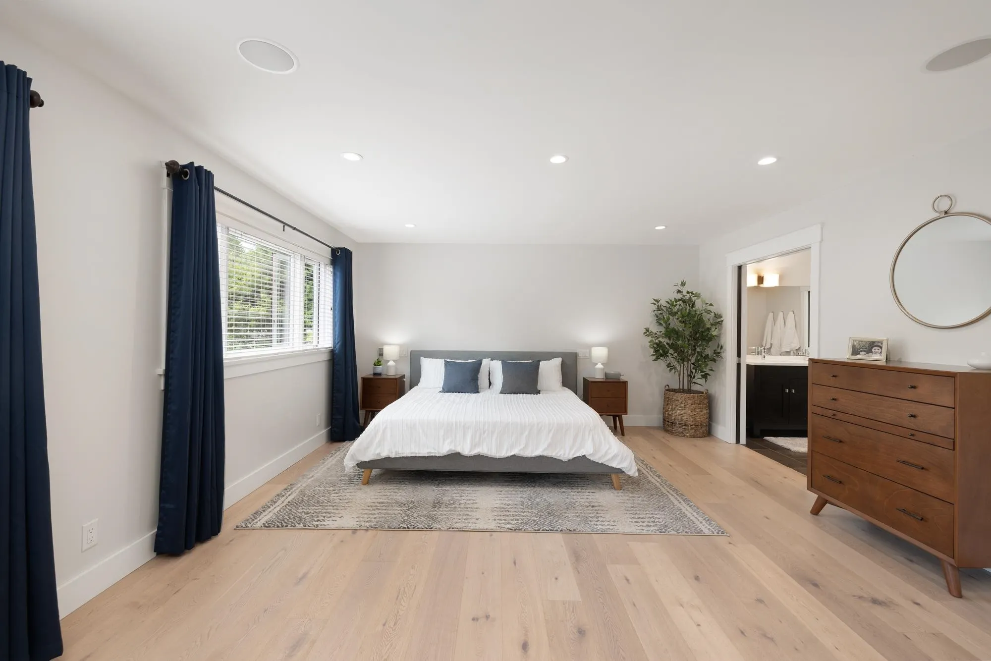 2678 Ailsa Crescent