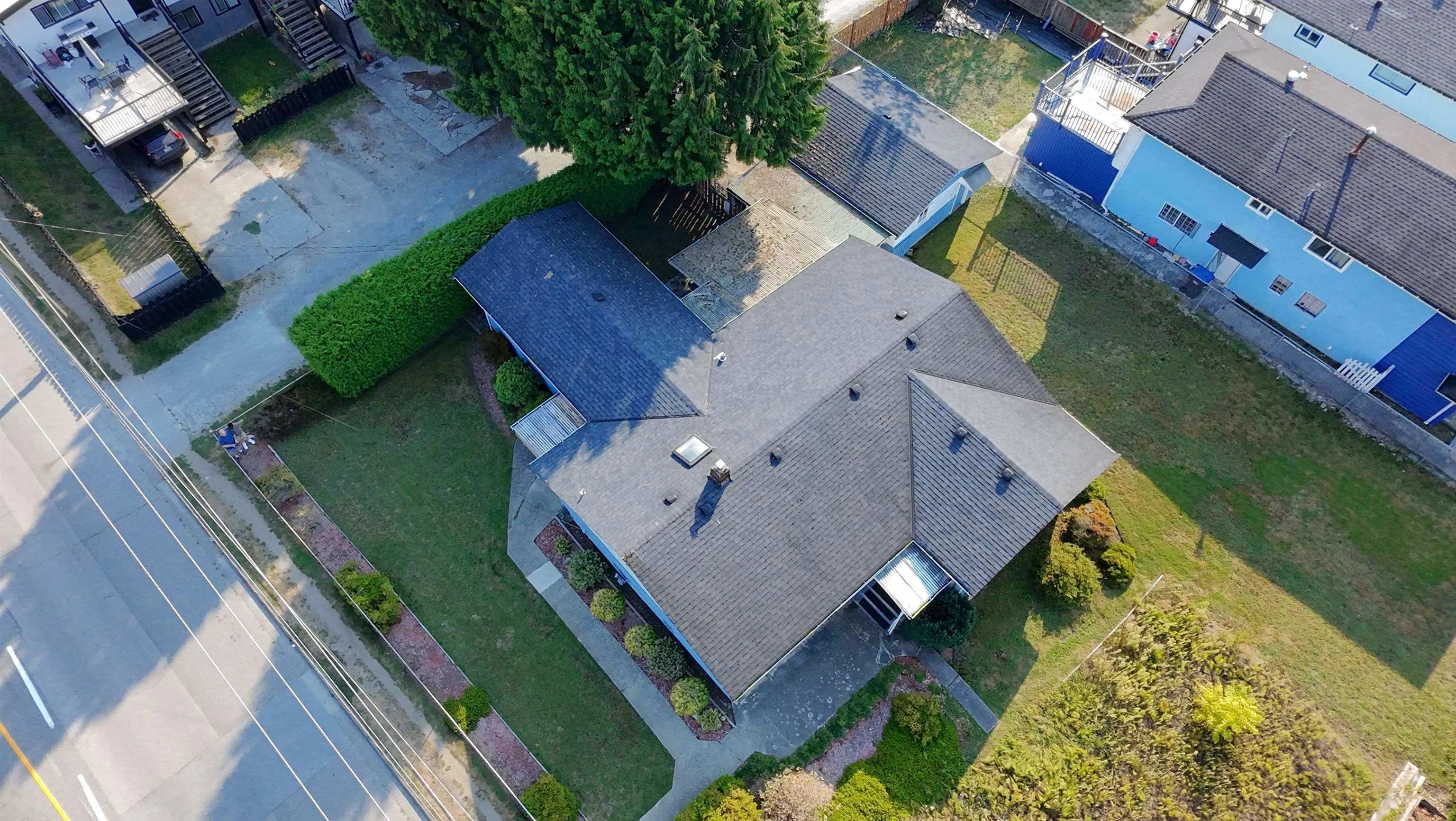 3047 Oxford Street
