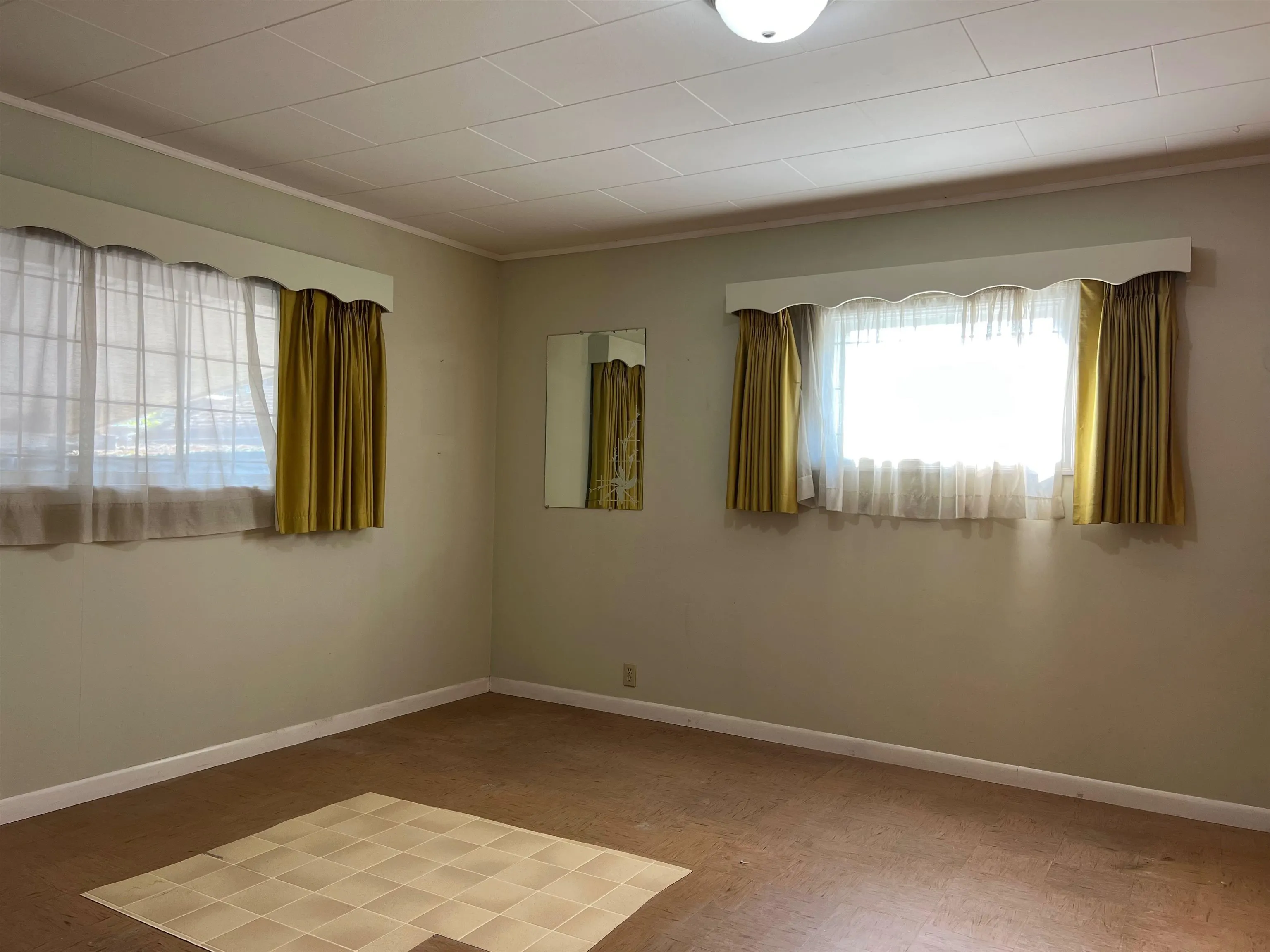 3047 Oxford Street