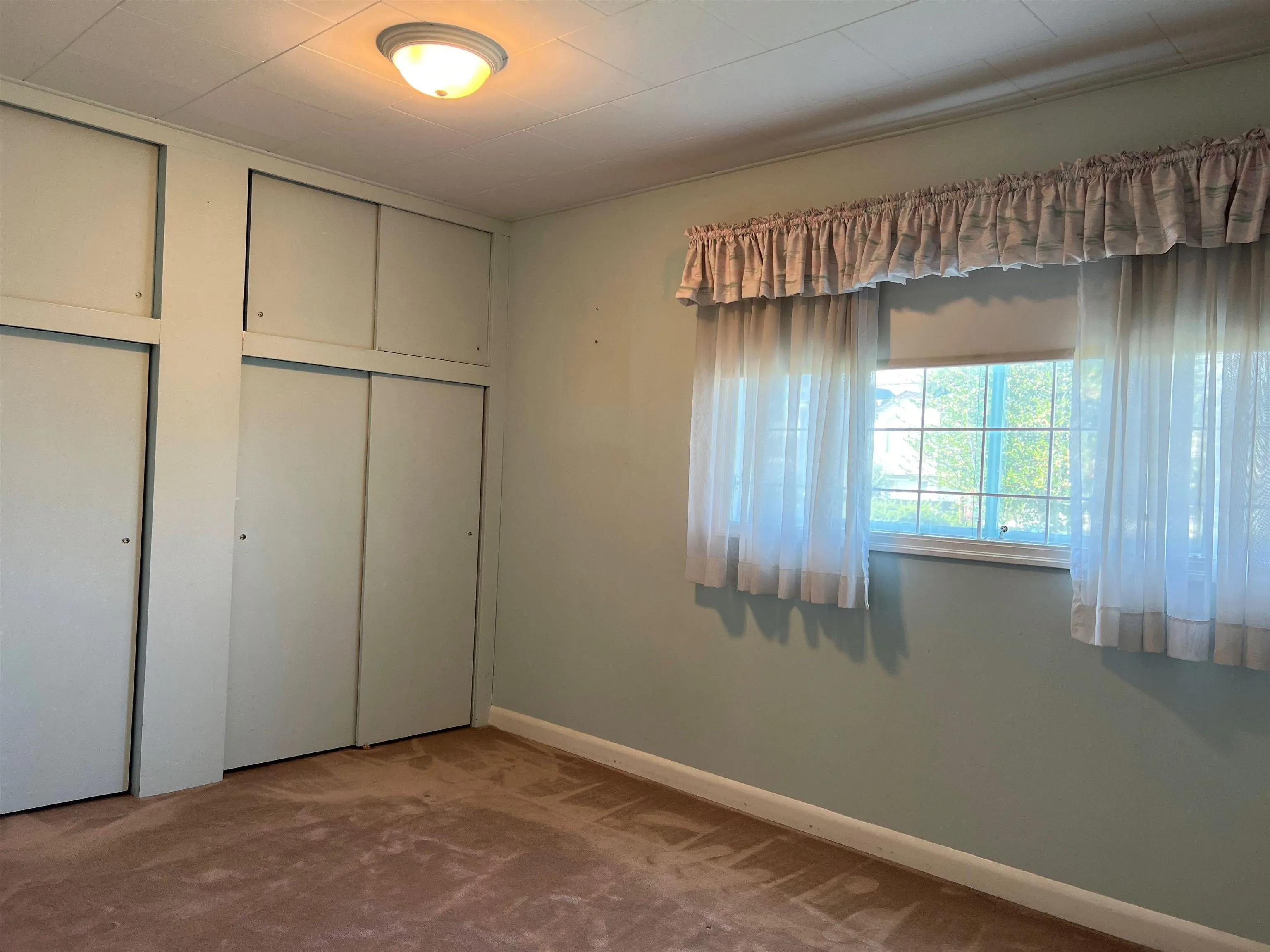 3047 Oxford Street