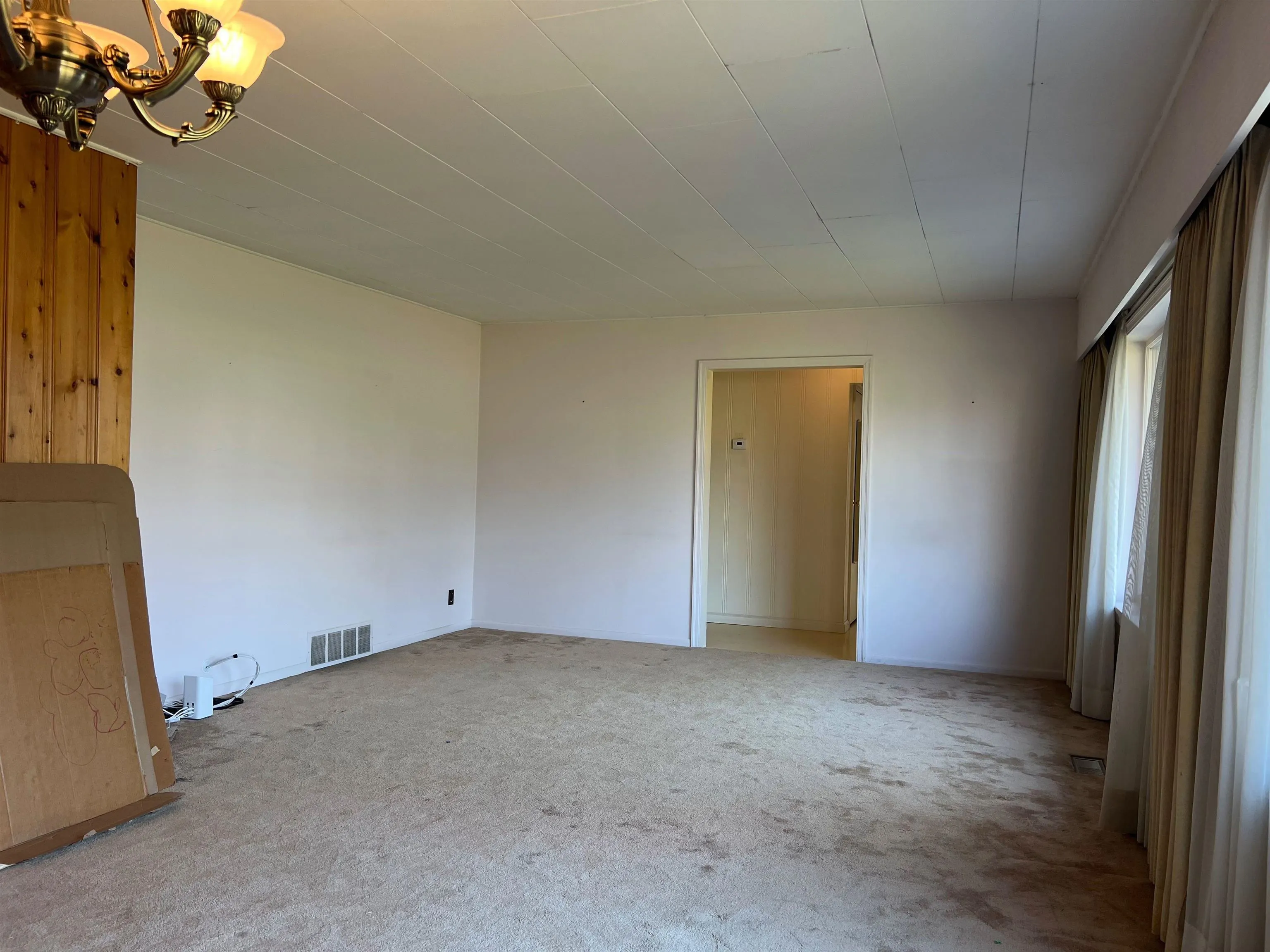 3047 Oxford Street