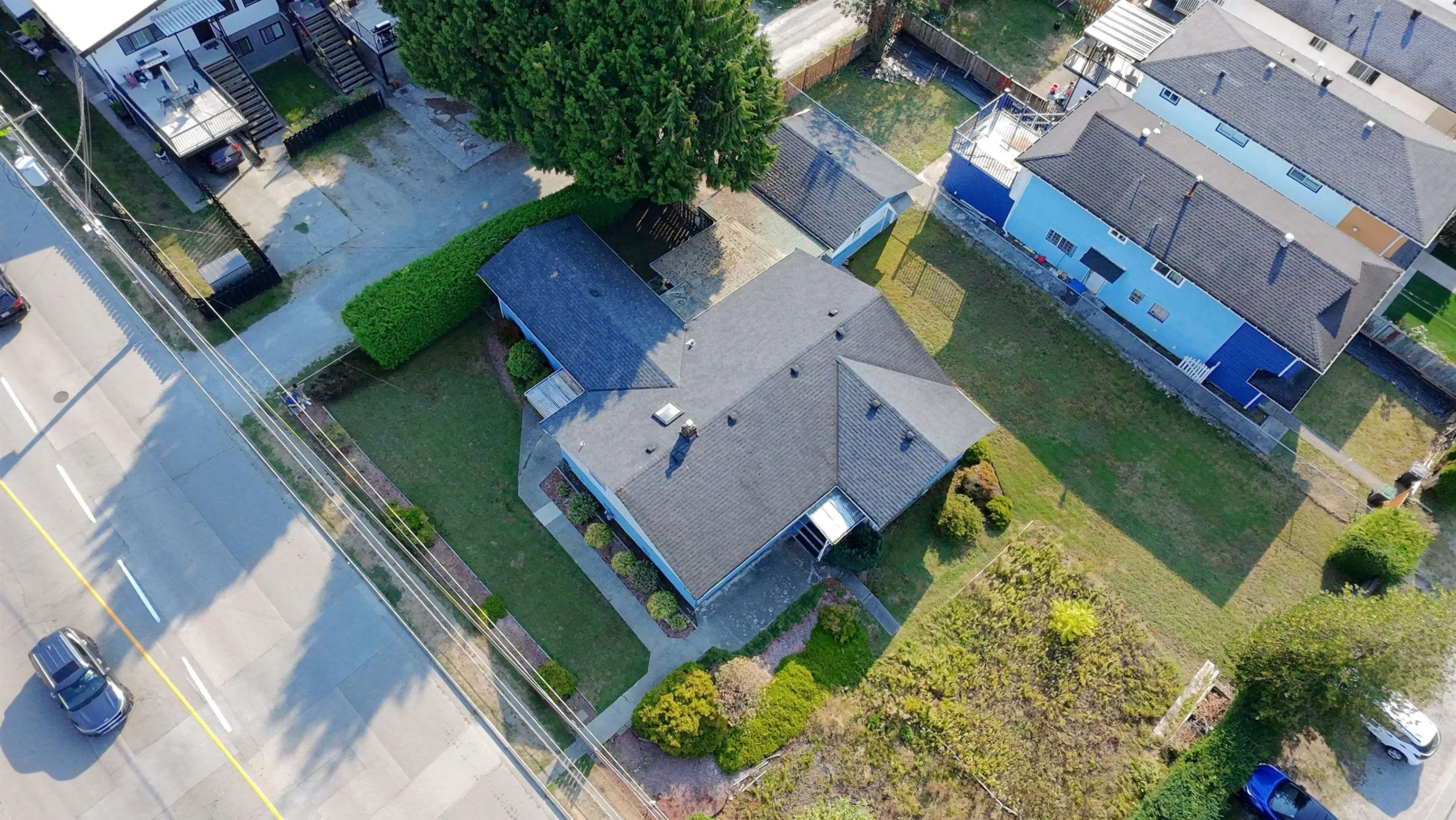 3047 Oxford Street