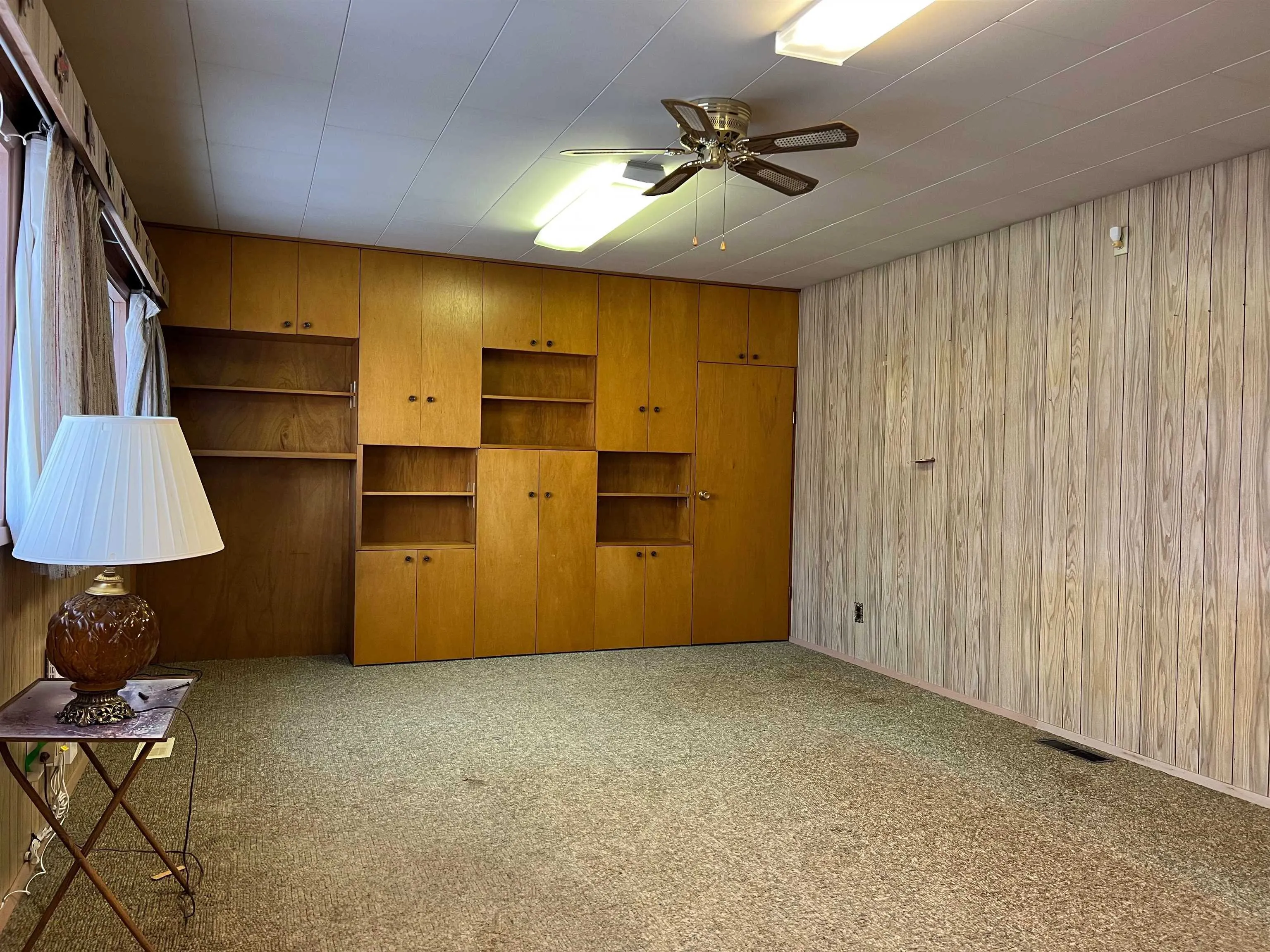 3047 Oxford Street