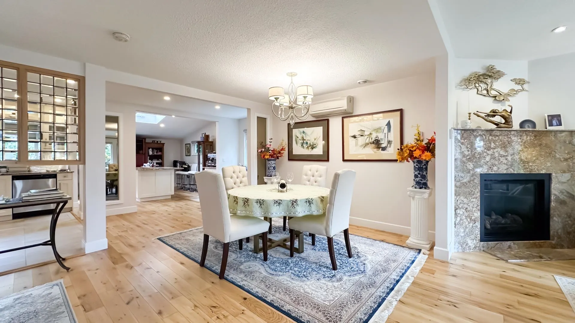 880 W 19th Street