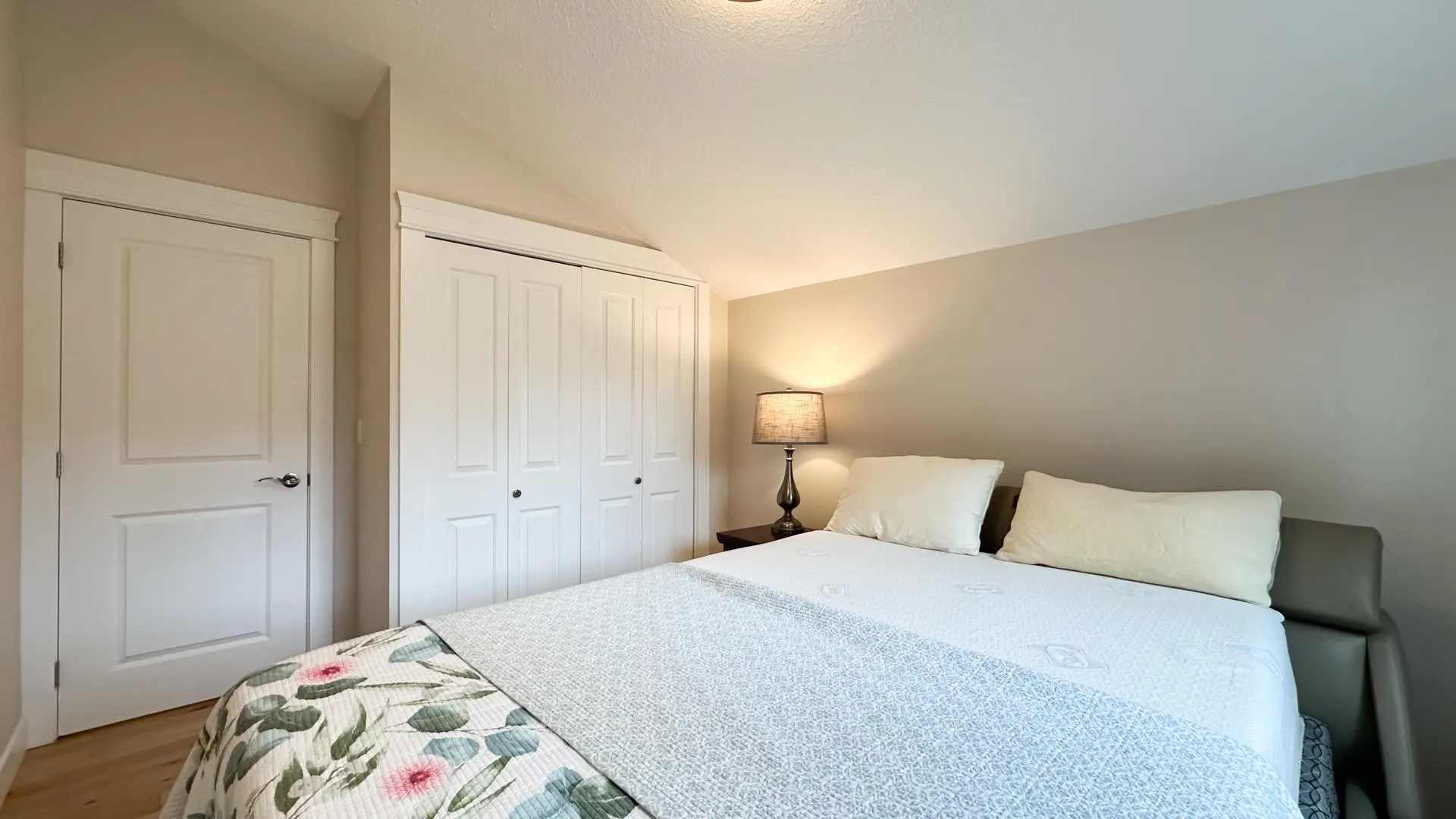 880 W 19th Street